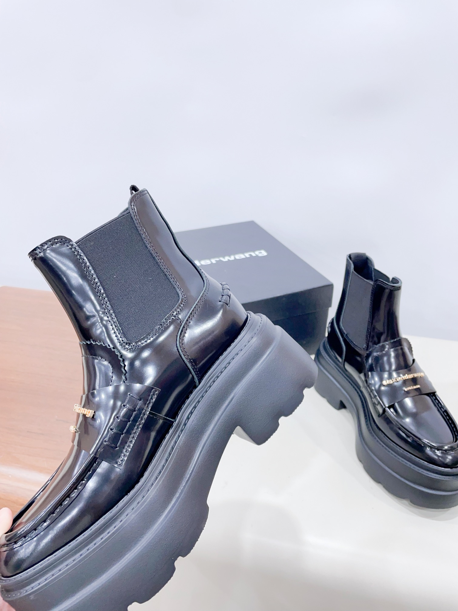 [TOP] Alexander McQueen Carter Platform Chelsea Boots - Black