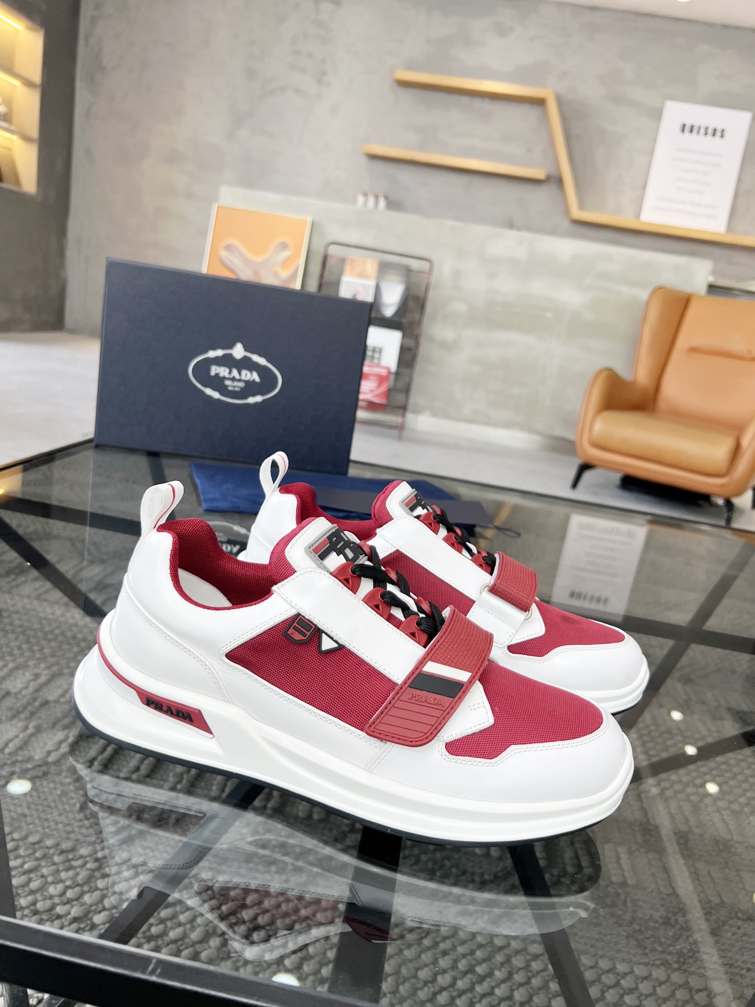 [TOP] PRADA Sports Shoes - White