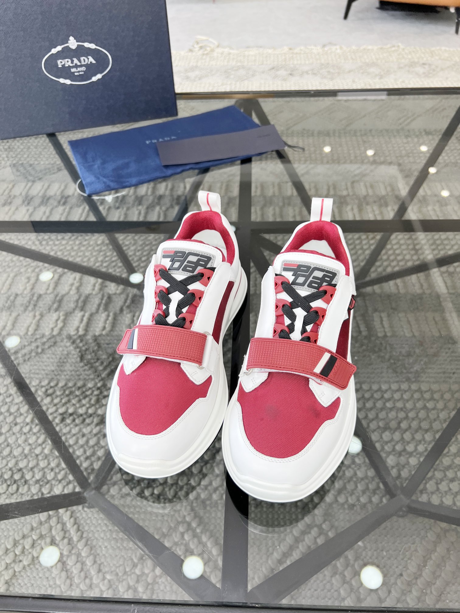 [TOP] PRADA Sports Shoes - White