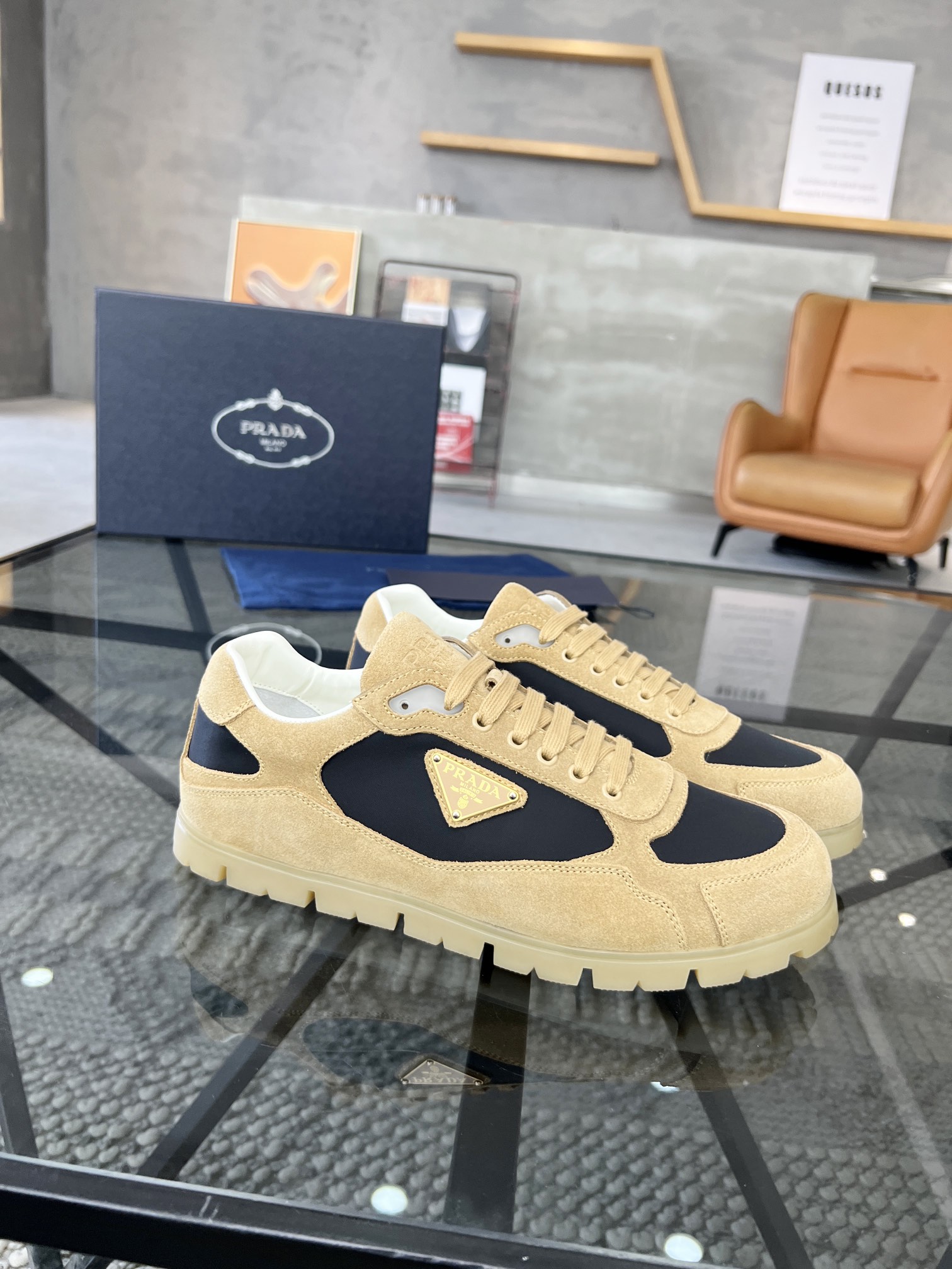 [TOP] PRADA Sports Shoes - 2 Colors