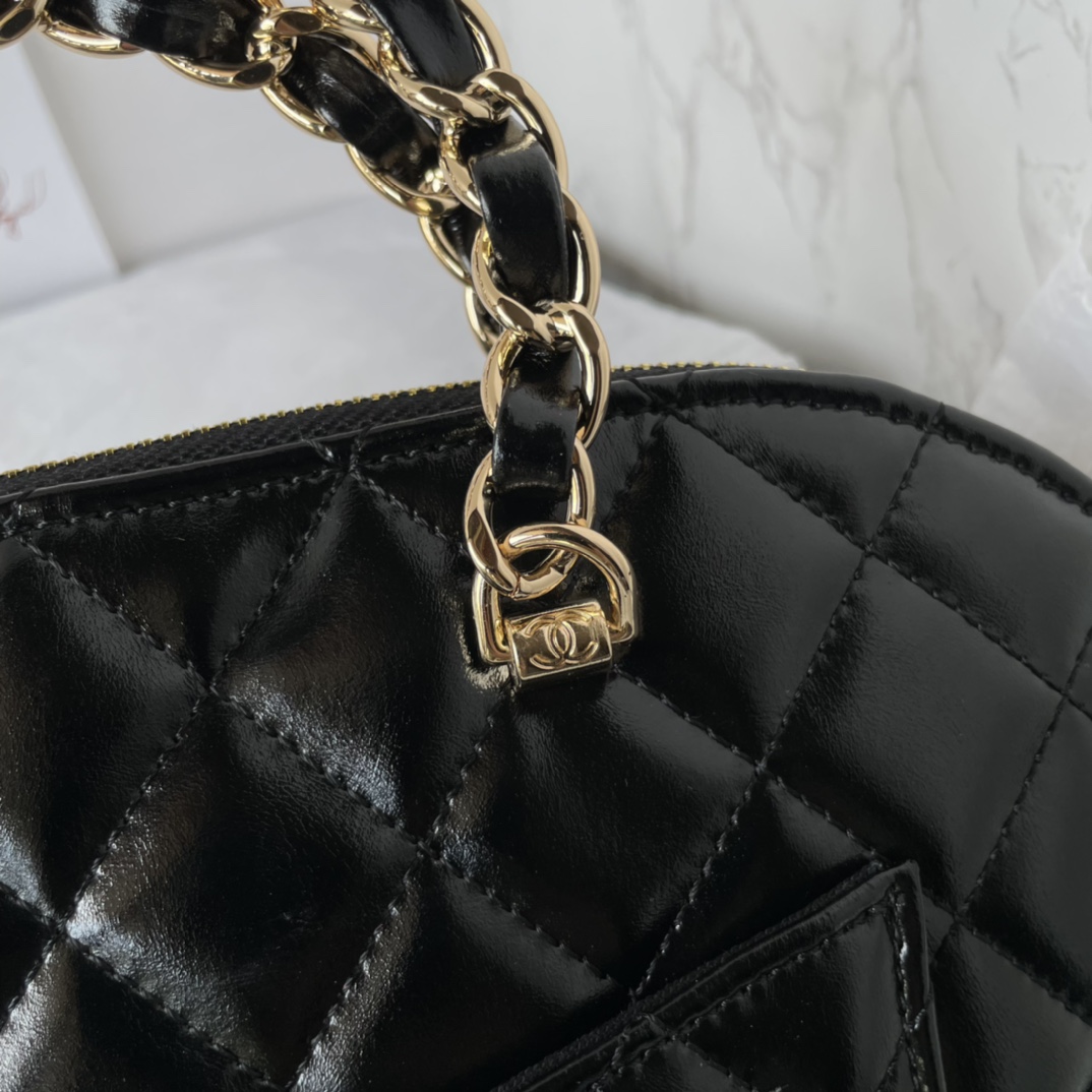 [TOP] CHANEL Shiny Lambskin Tote Bag 20.5x28.5x7cm - Black