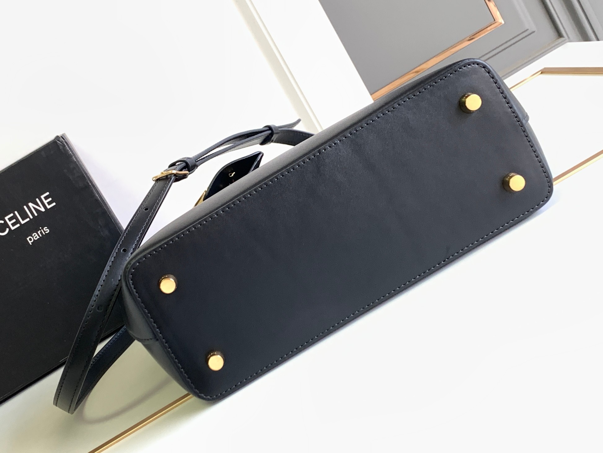 [TOP] CELINE Cabas bag Teen Cinti Natural Cow Leather Handbag 26×21×11cm - Black&Gold