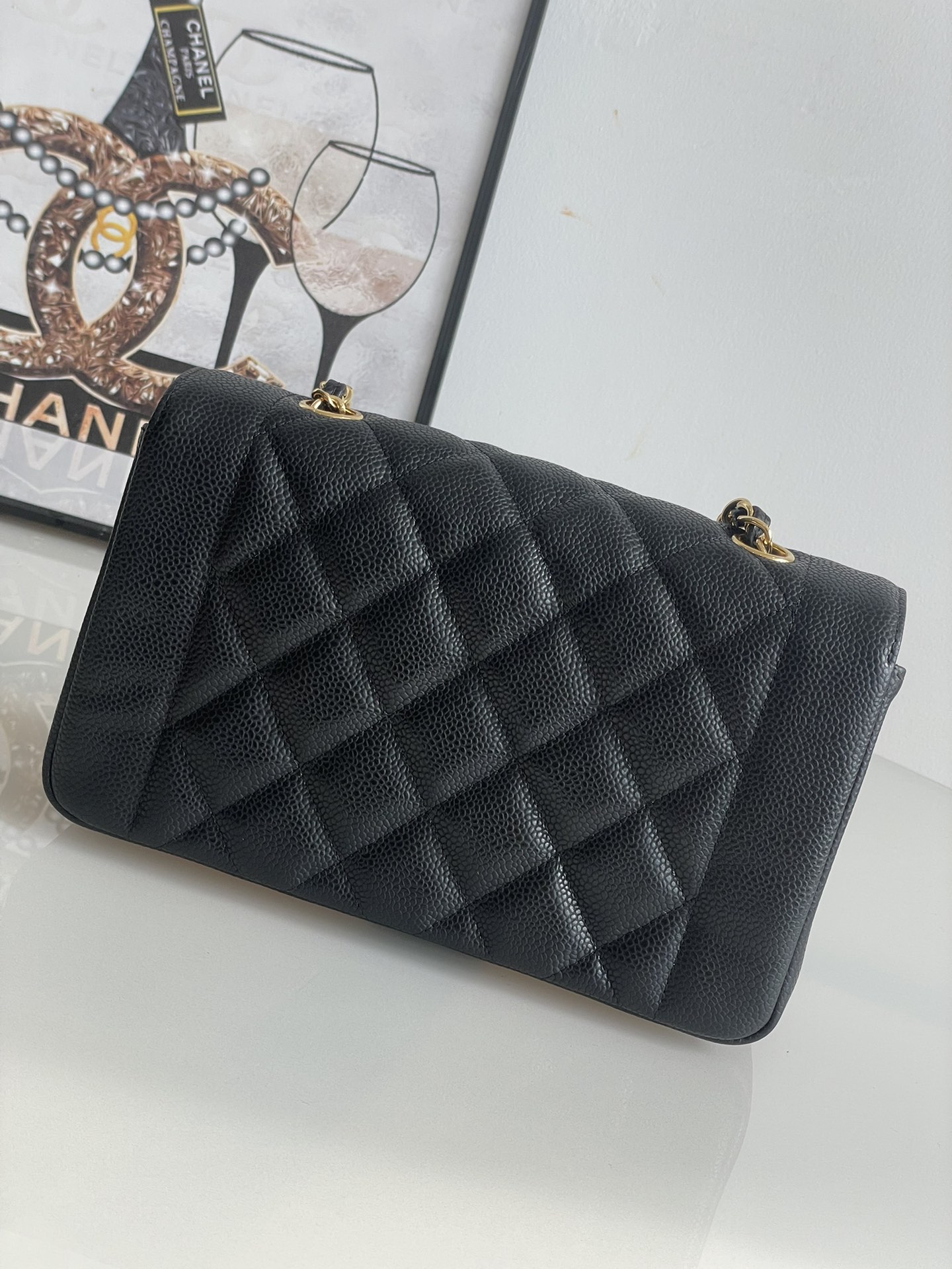 [TOP] CHANEL Flap Bag  22.5×14×7cm - Black