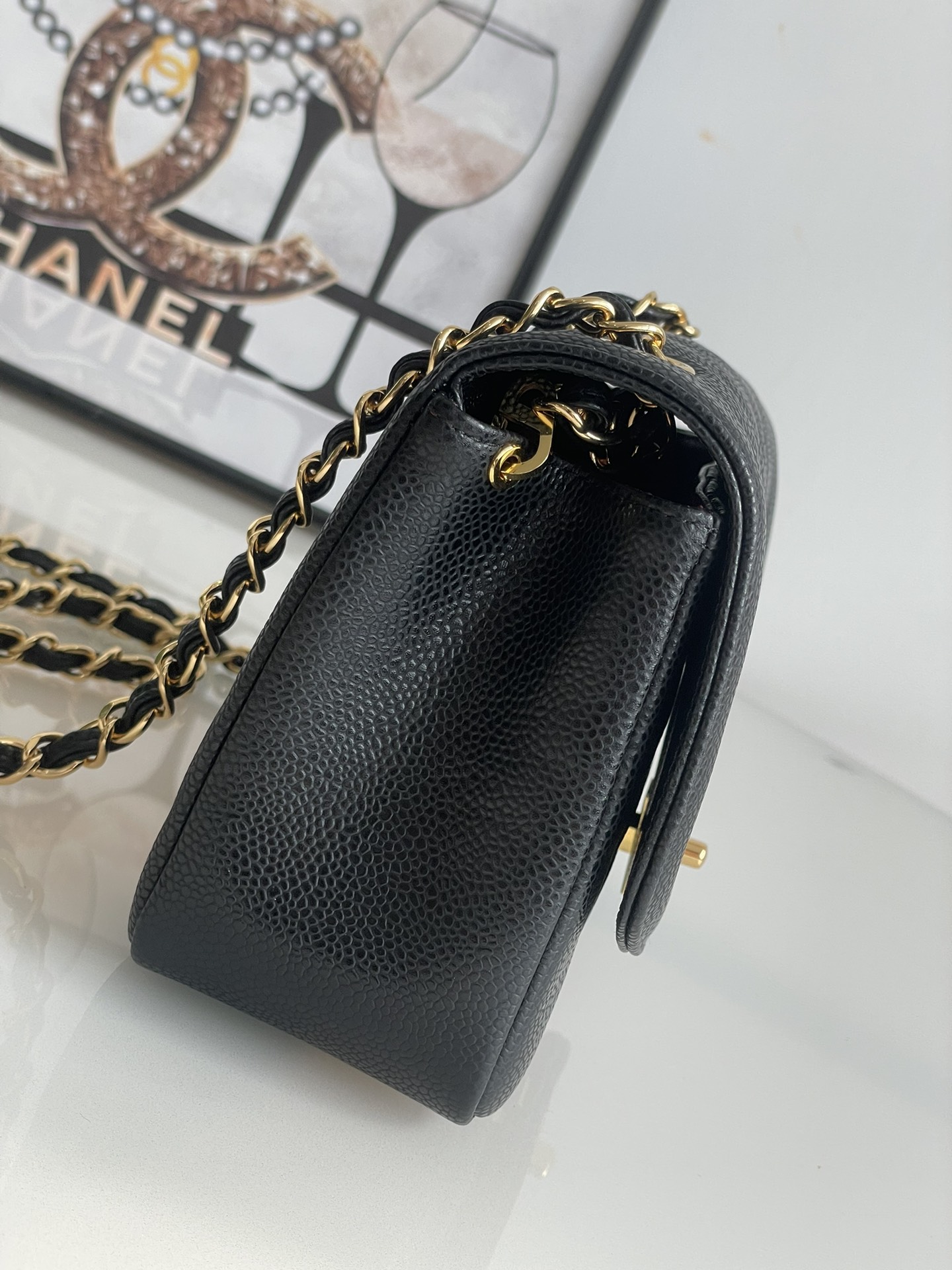 [TOP] CHANEL Flap Bag  22.5×14×7cm - Black
