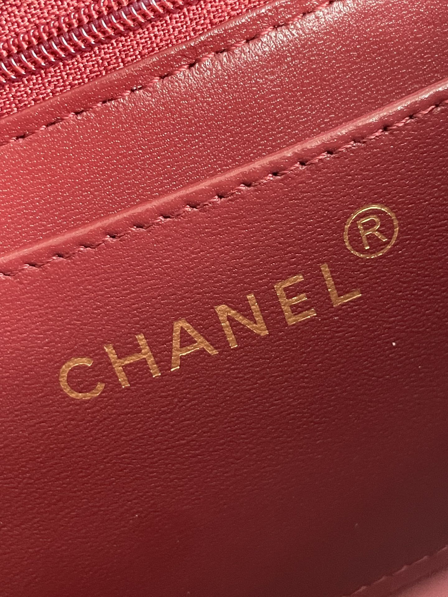 [TOP] CHANEL Flap Bag  22.5×14×7cm - Black