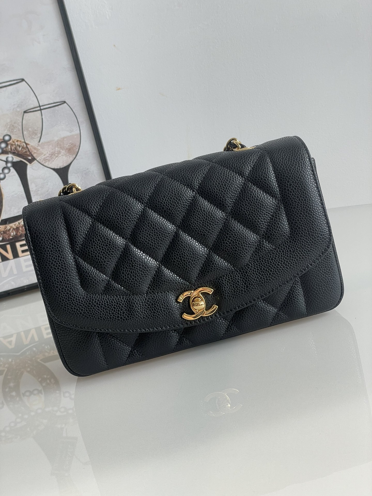 [TOP] CHANEL Flap Bag  22.5×14×7cm - Black
