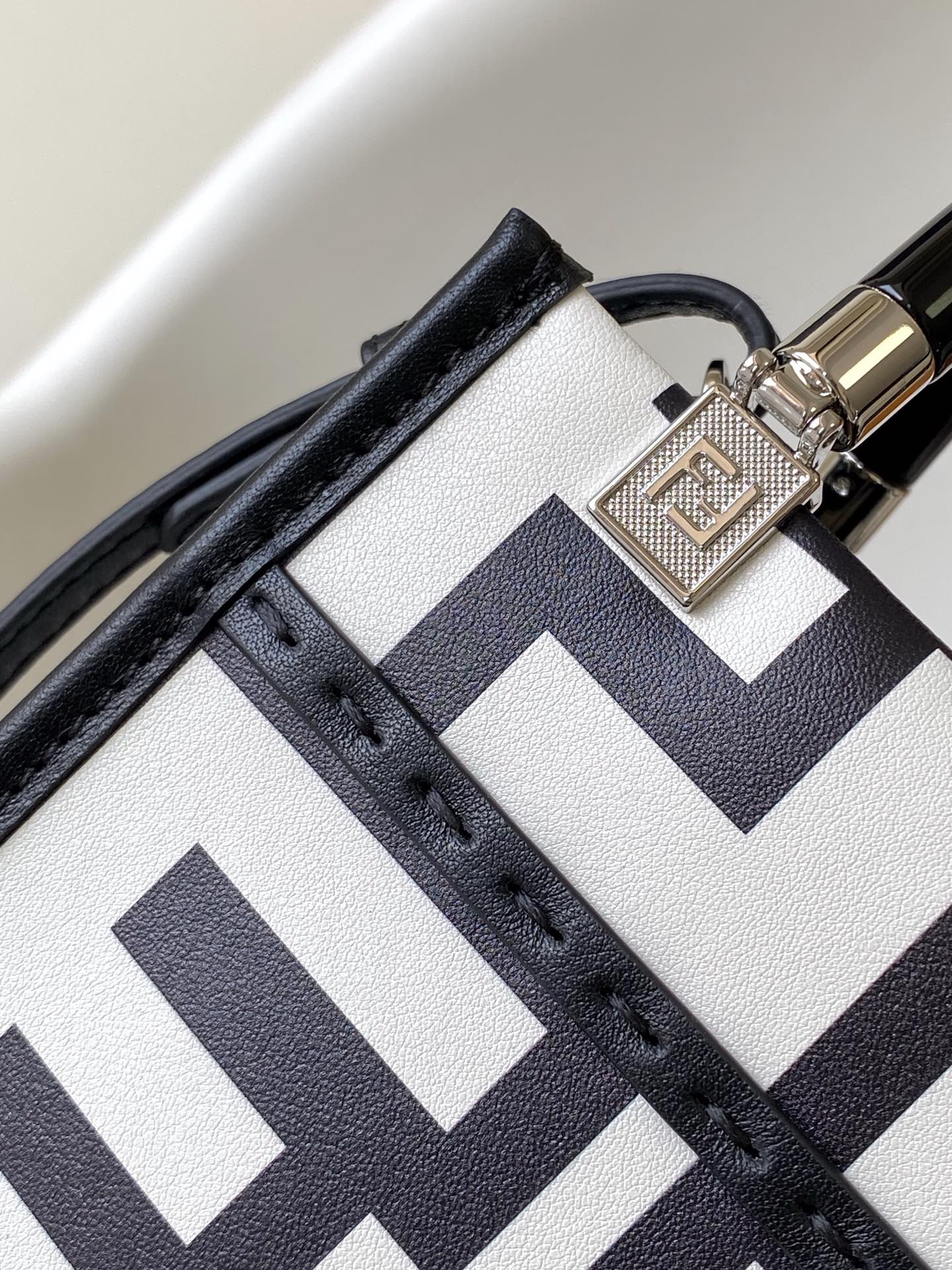 [TOP] FENDI X MARC JACOBS Vitello King Plexiglass Logo Print Mini Fendi Sunshine Shopper Tote Bag 13×6.5×18cm