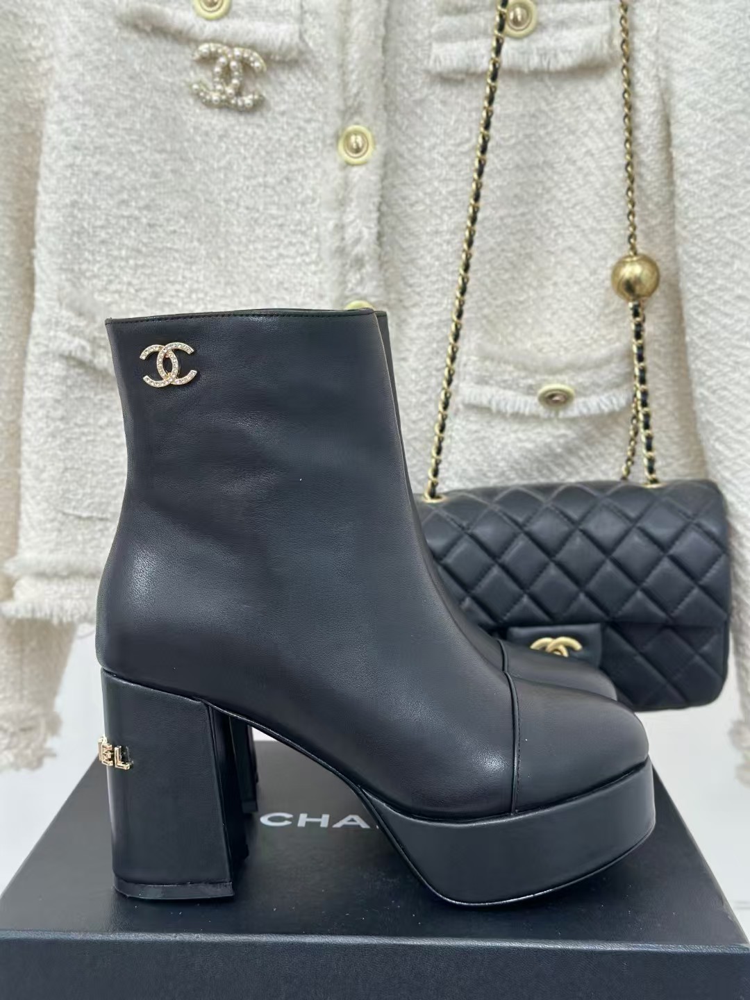 [TOP] CHANEL Cowhide Embossed Classic  Boots - Black