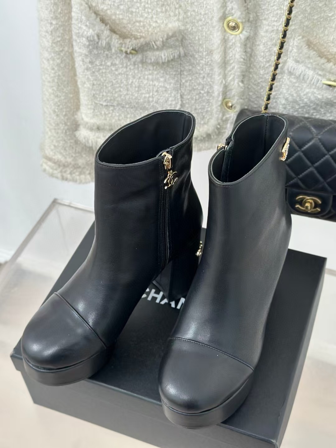 [TOP] CHANEL Cowhide Embossed Classic  Boots - Black