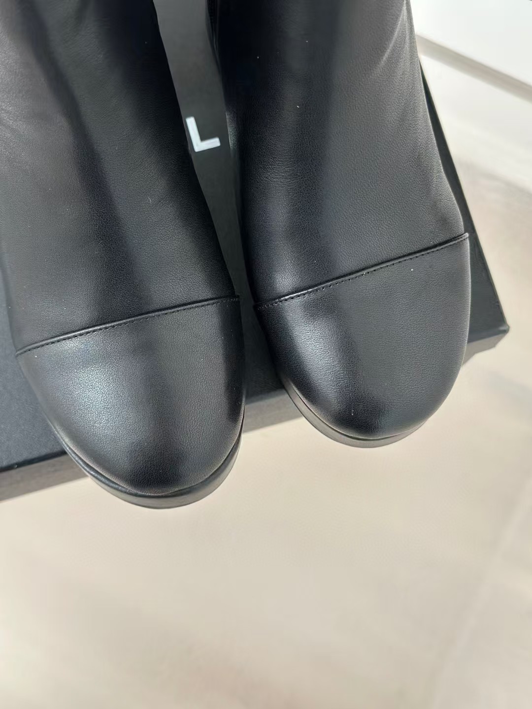 [TOP] CHANEL Cowhide Embossed Classic  Boots - Black