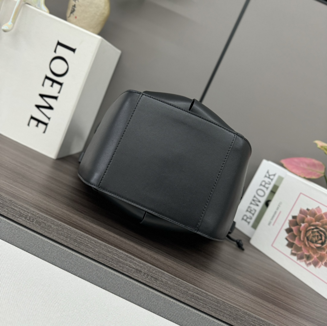 [TOP] LOEWE Hammock Bags Cow Leather Bag 17*27*22CM - Black