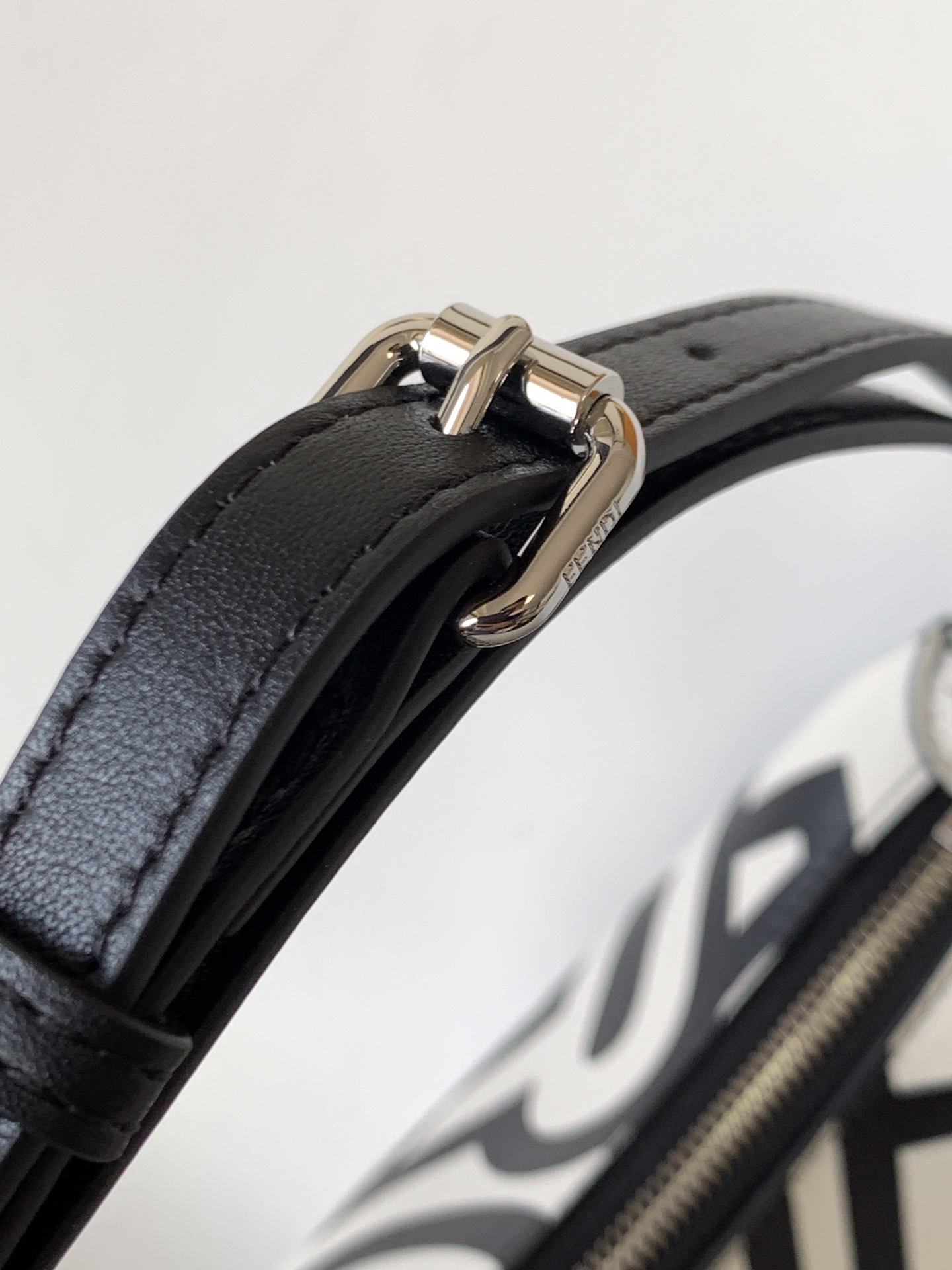 [TOP] FENDI Fendigraphy  Bag 29×10×24.5cm