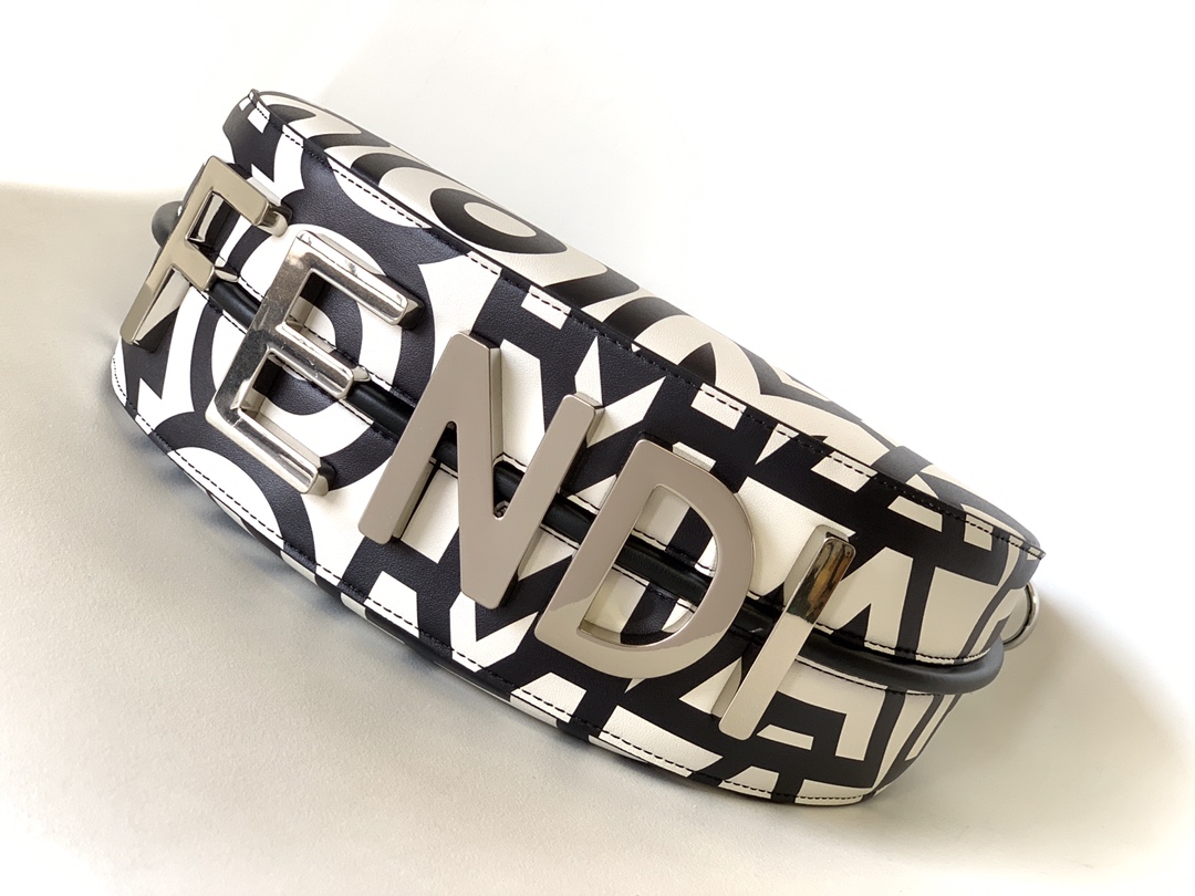 [TOP] FENDI Fendigraphy  Bag 29×10×24.5cm