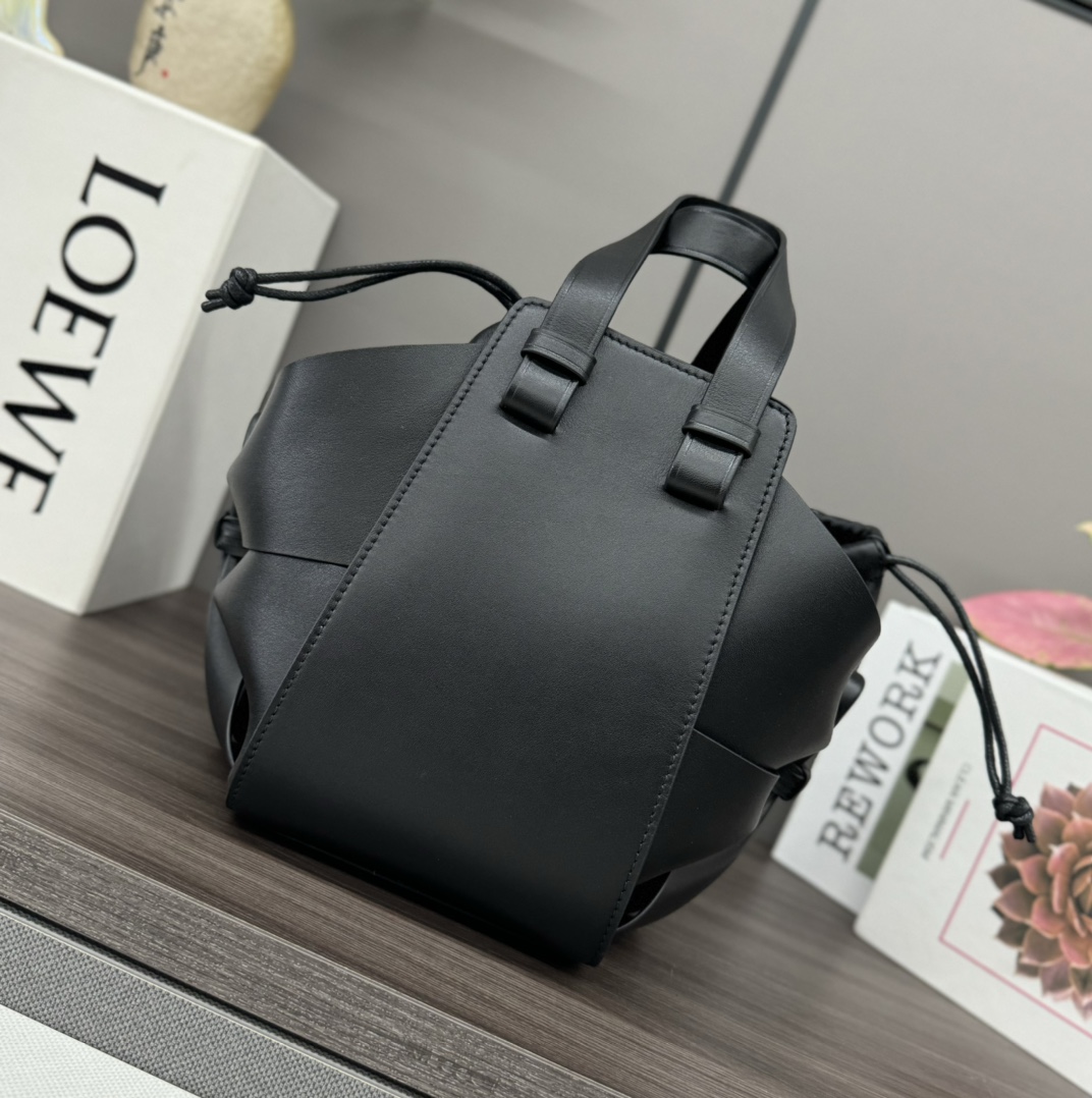 [TOP] LOEWE Hammock Bags Cow Leather Bag 17*27*22CM - Black