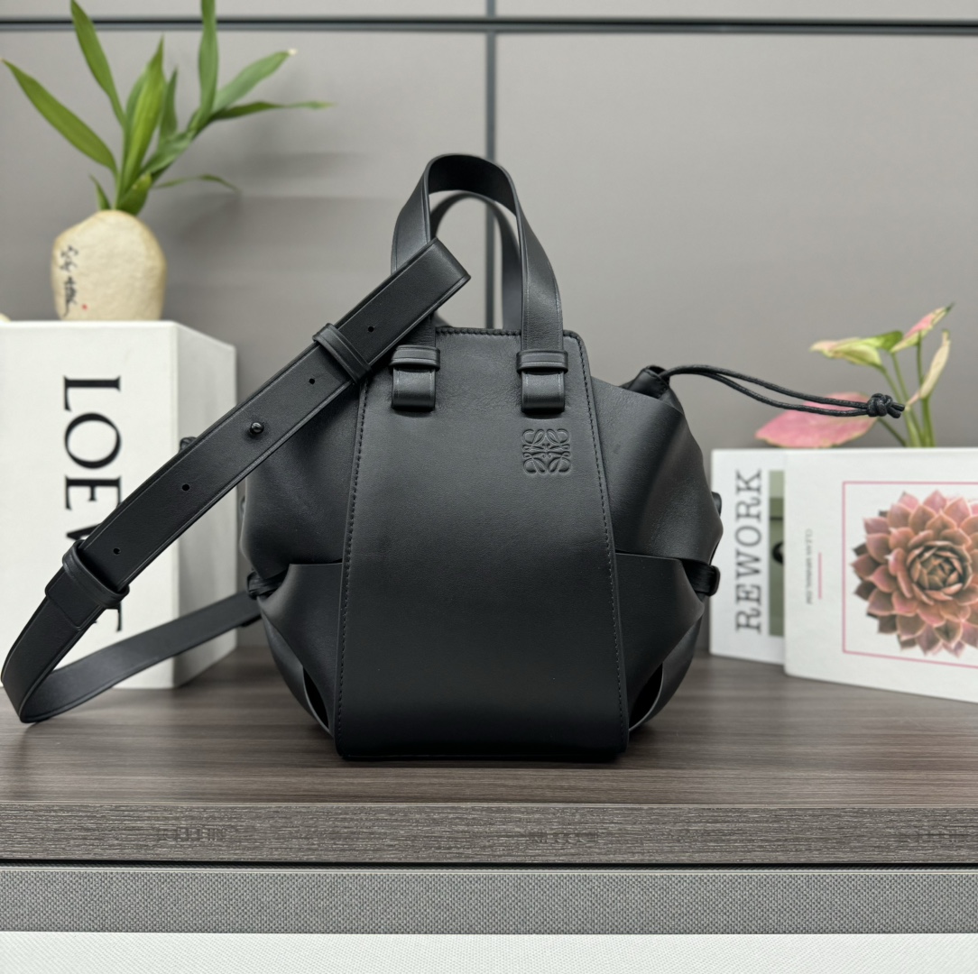 [TOP] LOEWE Hammock Bags Cow Leather Bag 17*27*22CM - Black