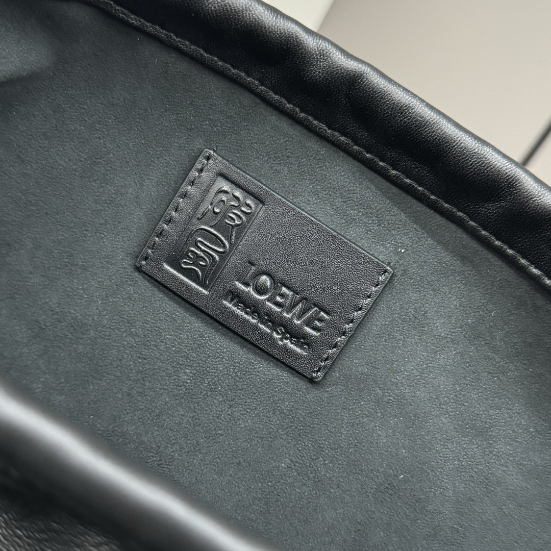 [TOP] LOEWE Hammock Bags Cow Leather Bag 17*27*22CM - Black