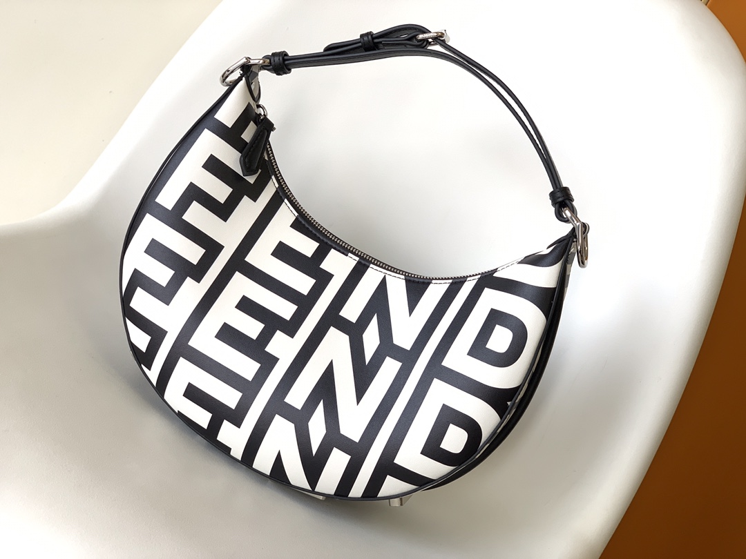 [TOP] FENDI Fendigraphy  Bag 29×10×24.5cm