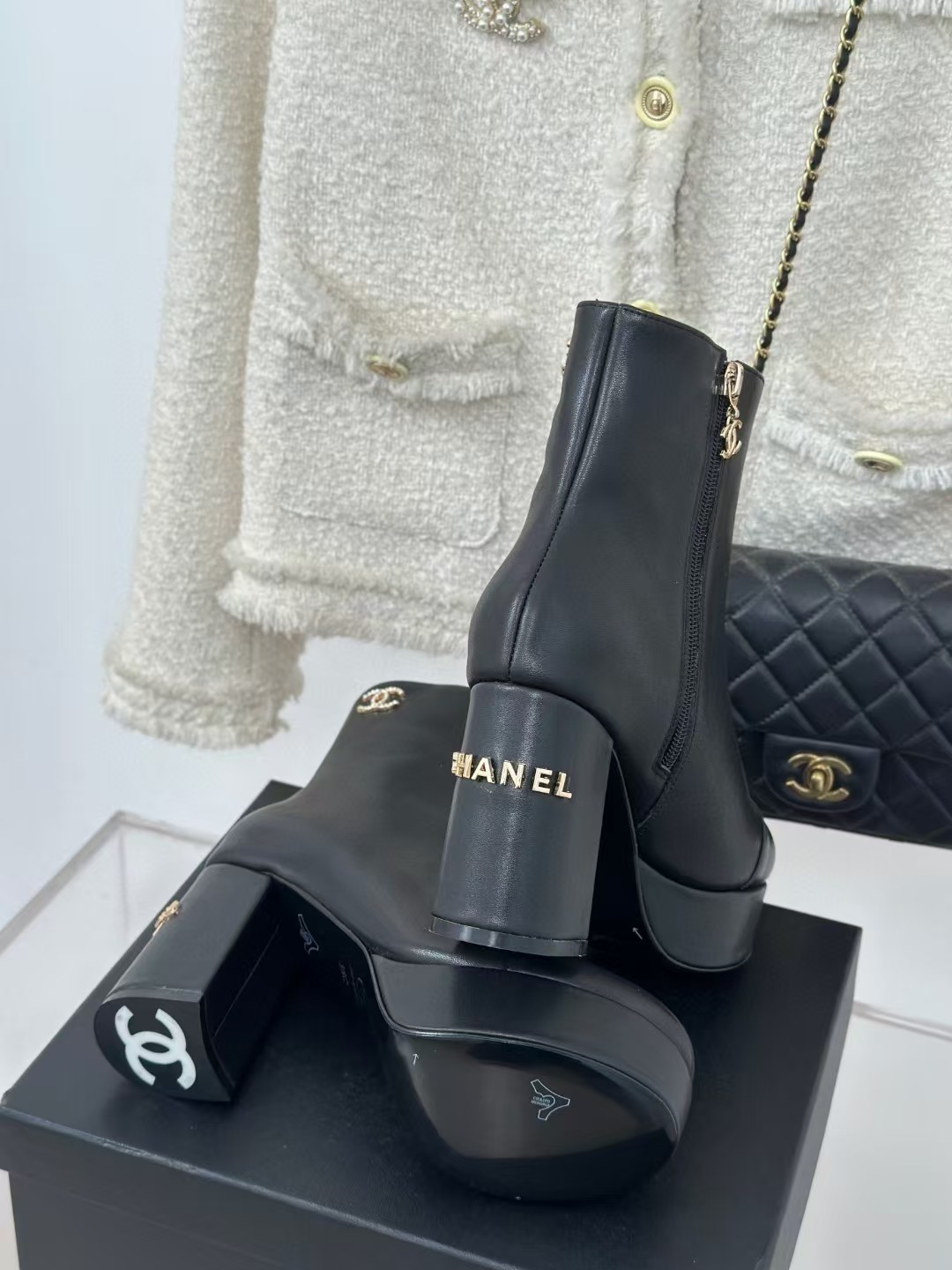 [TOP] CHANEL Cowhide Embossed Classic  Boots - Black