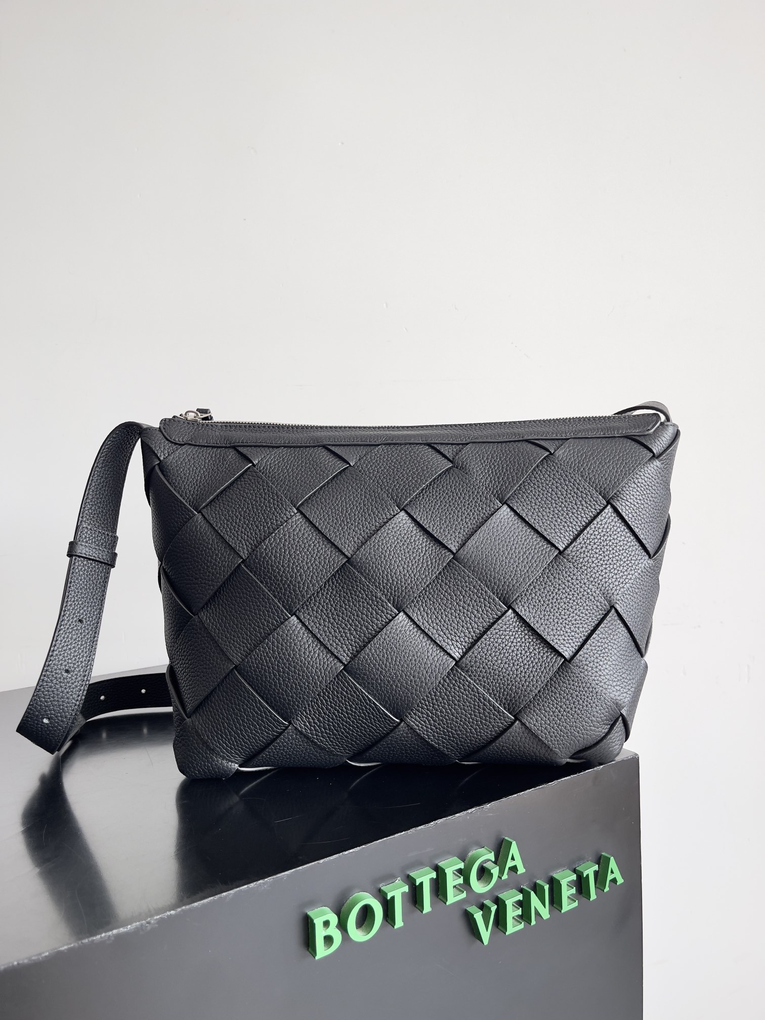 [TOP] Bottega Veneta BV Woven Diago Hobo Bag 39x24x16cm - Black