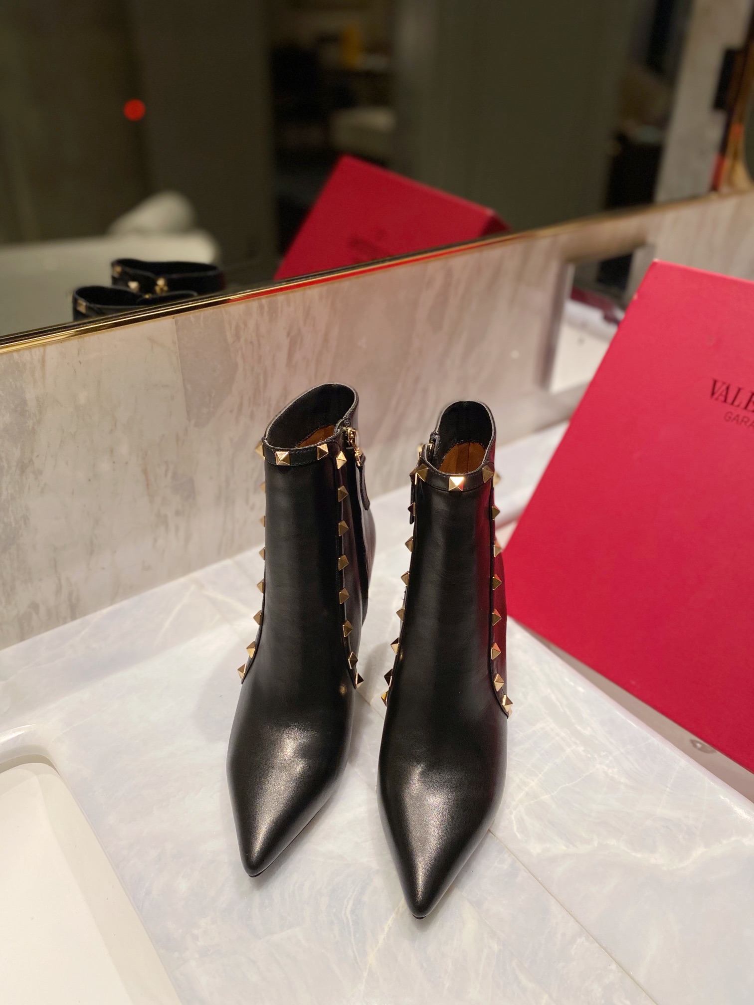 [TOP] VALENTINO 8cm High Heel Cowhide Short Boots  - Black