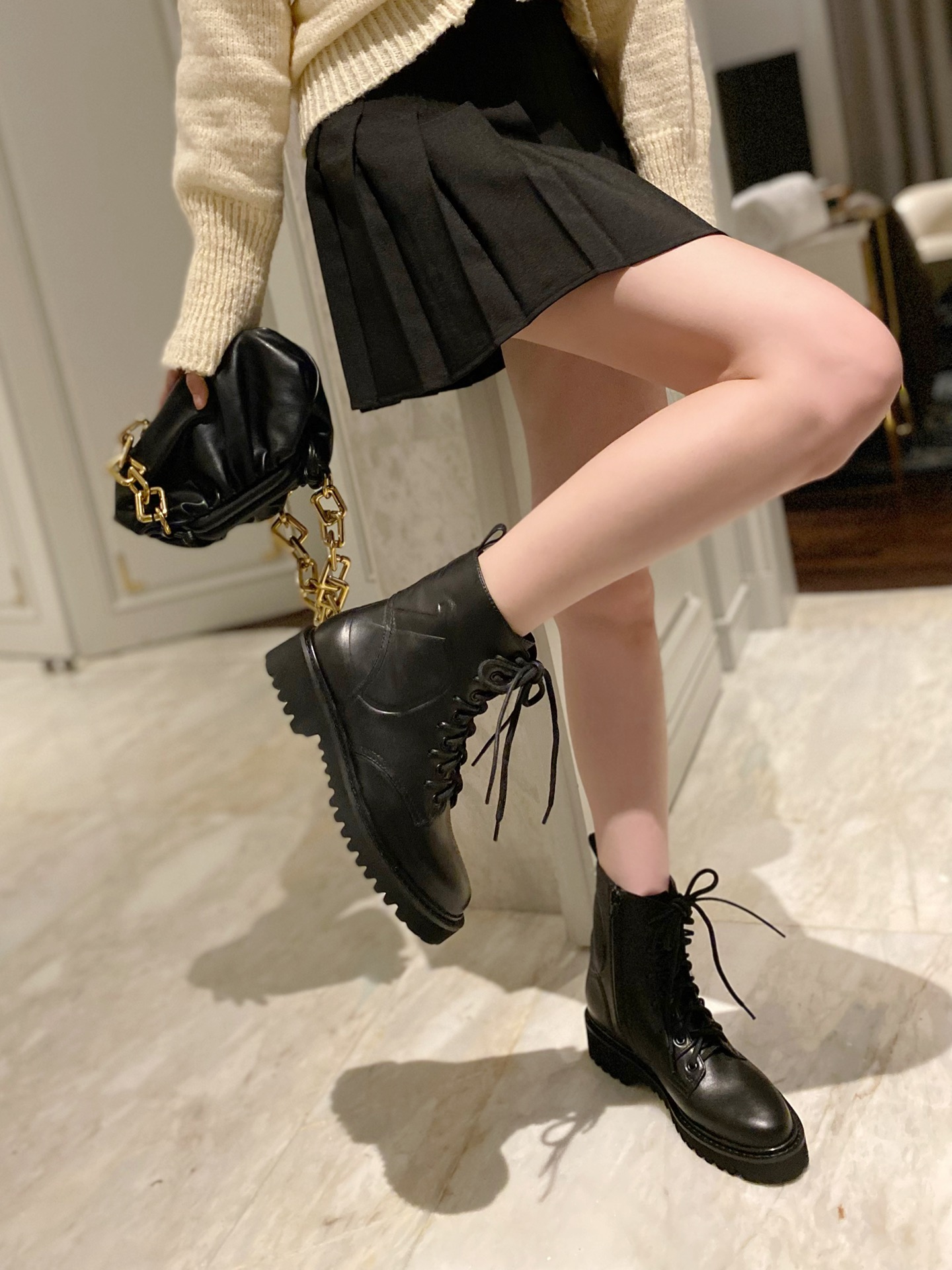 [TOP] VALENTINO 3.5cm Low Heel Cowhide Short Boots  - Black