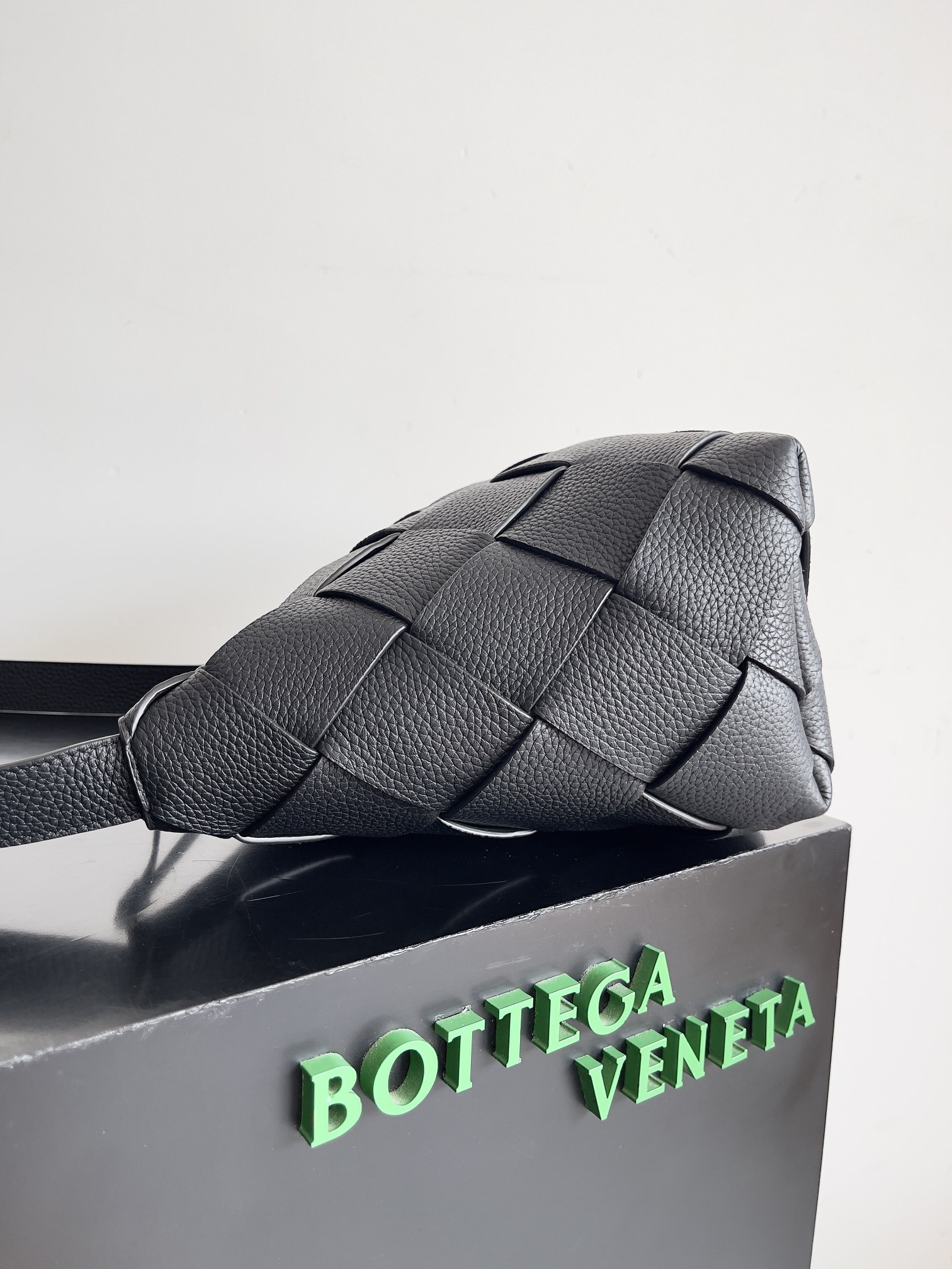 [TOP] Bottega Veneta BV Woven Diago Hobo Bag 39x24x16cm - Black