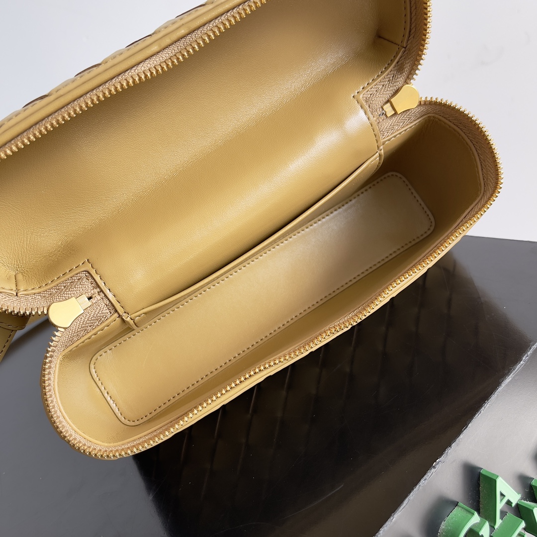 [TOP] Bottega Veneta Woven Zipper Crossbody Bag 22x12.5x5cm - Brown