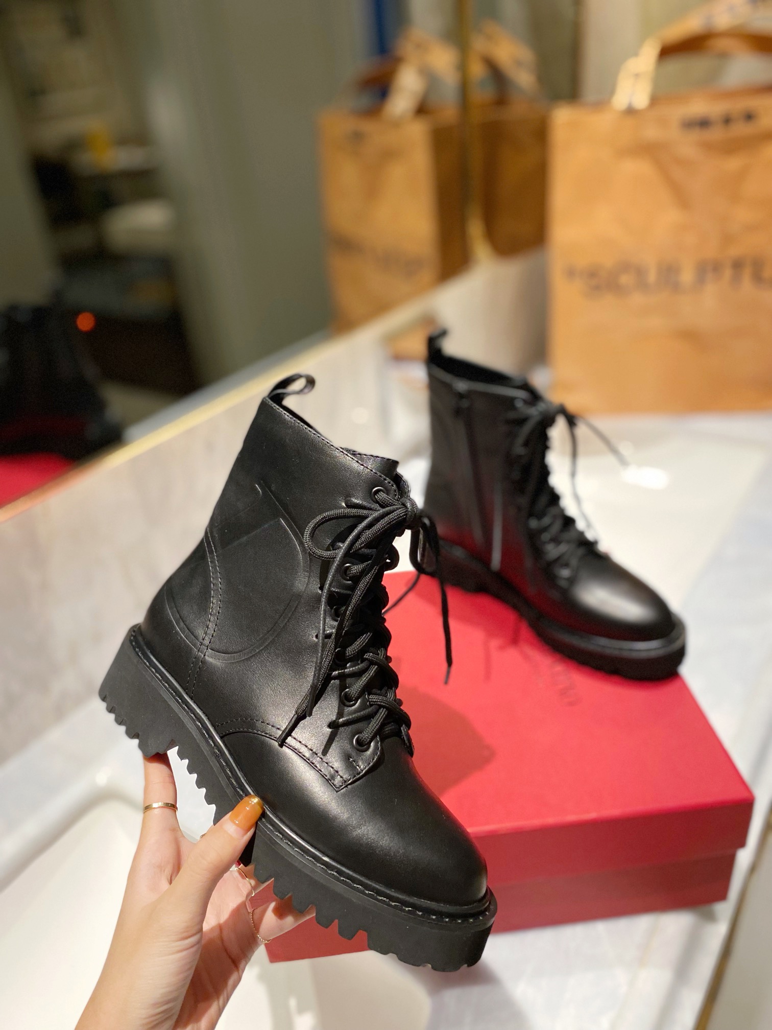 [TOP] VALENTINO 3.5cm Low Heel Cowhide Short Boots  - Black