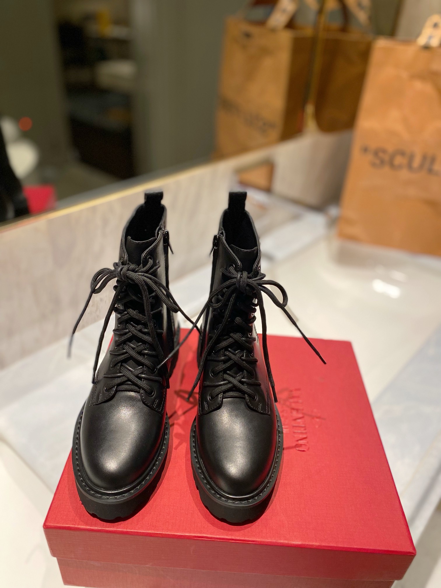 [TOP] VALENTINO 3.5cm Low Heel Cowhide Short Boots  - Black