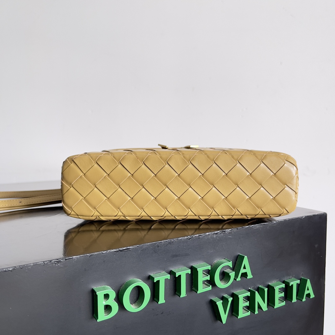 [TOP] Bottega Veneta Woven Zipper Crossbody Bag 22x12.5x5cm - Brown