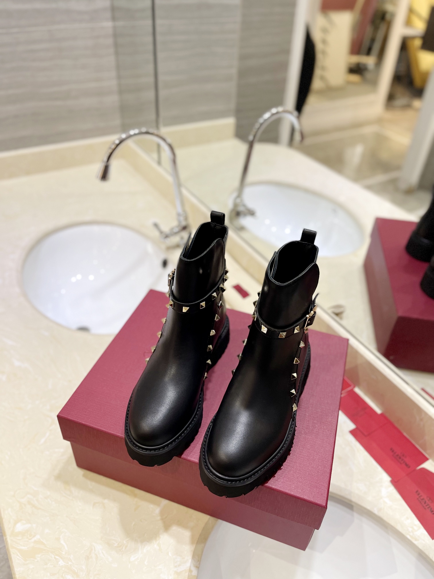 [TOP] VALENTINO 3.5cm Low Heel Short Boots  - Black