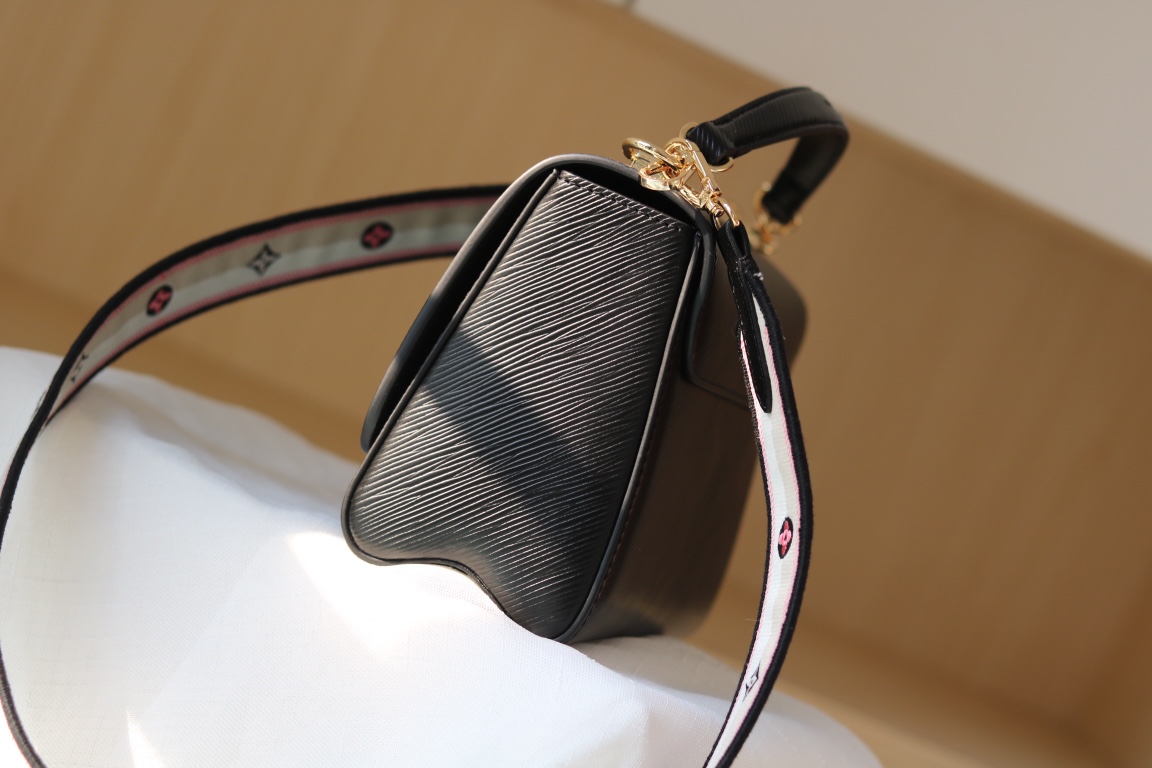 [TOP] Louis Vuitton LV Twist MM Bag 23 x 17 x 9.5 cm - Black