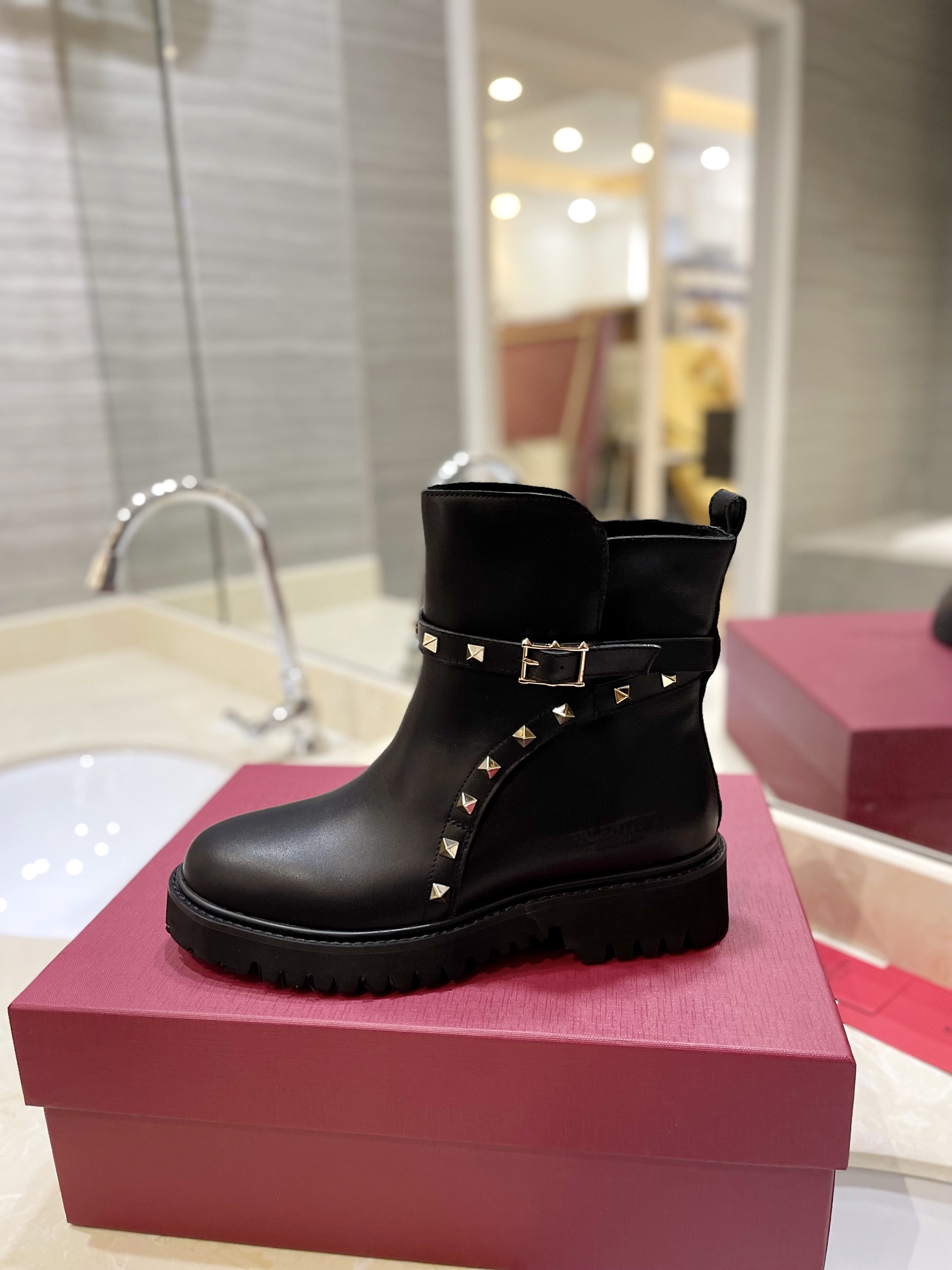 [TOP] VALENTINO 3.5cm Low Heel Short Boots  - Black