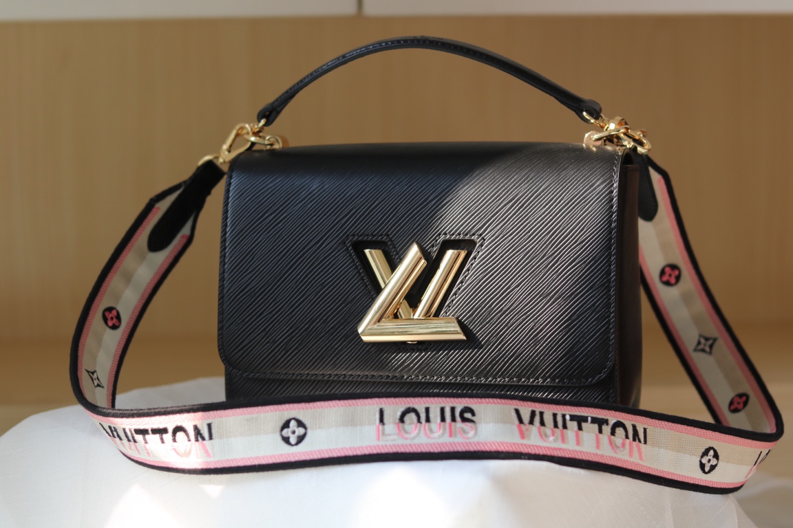 [TOP] Louis Vuitton LV Twist MM Bag 23 x 17 x 9.5 cm - Black