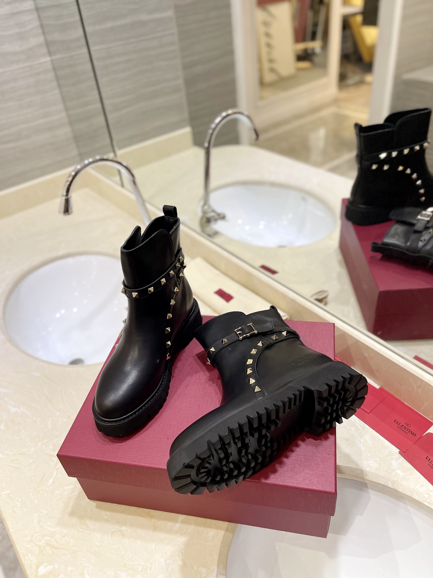 [TOP] VALENTINO 3.5cm Low Heel Short Boots  - Black