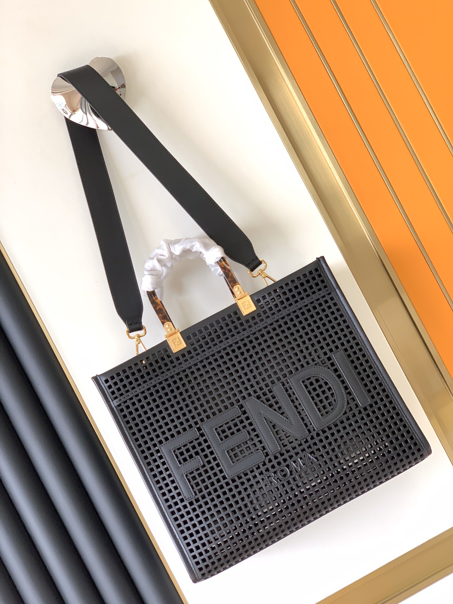 [TOP] FENDI Sunshine Tote Bag Medium 35-17-31cm - Black