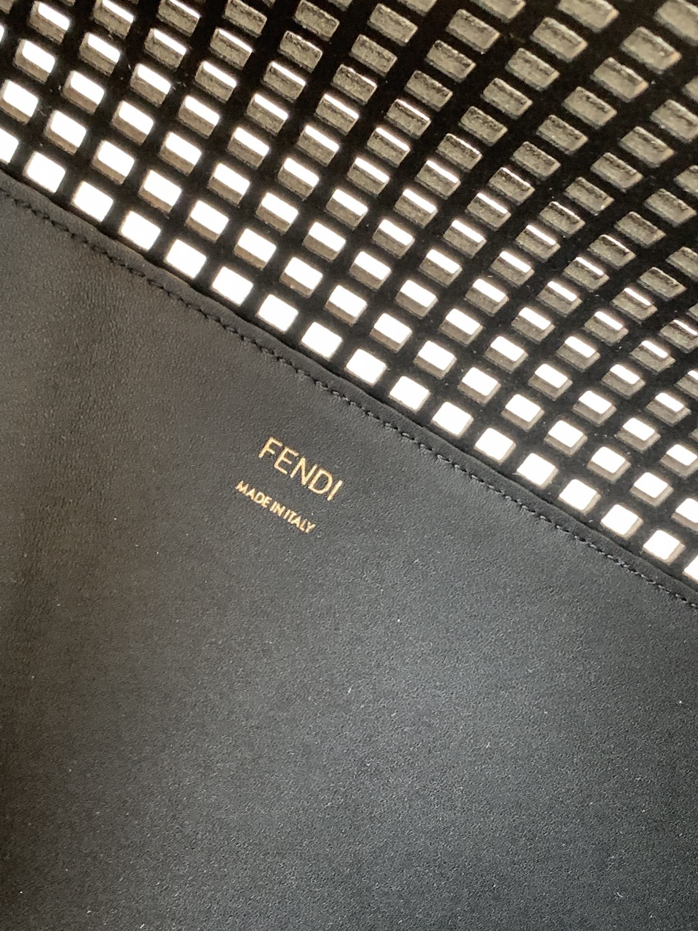 [TOP] FENDI Sunshine Tote Bag Medium 35-17-31cm - Black