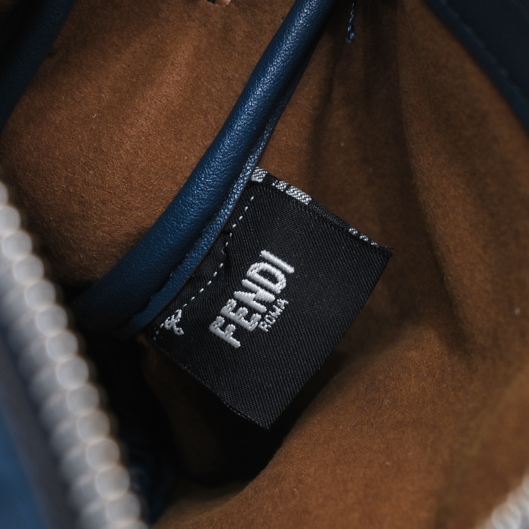 [TOP] FENDI Simply Fendi Shoulder Bag 22×13×4.5CM -Blue