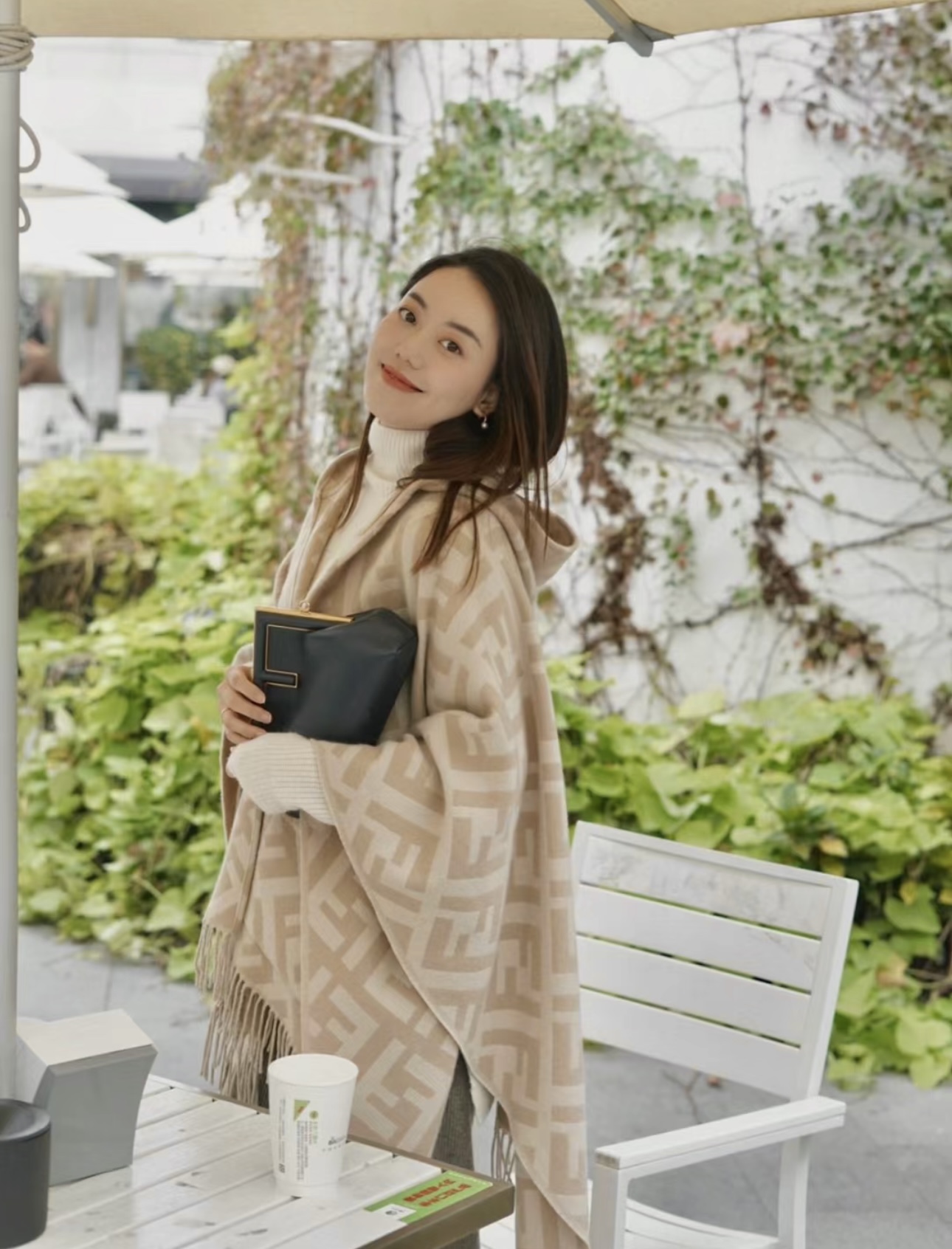 [TOP] FENDI FF Hooded Cape Shawl - Beige