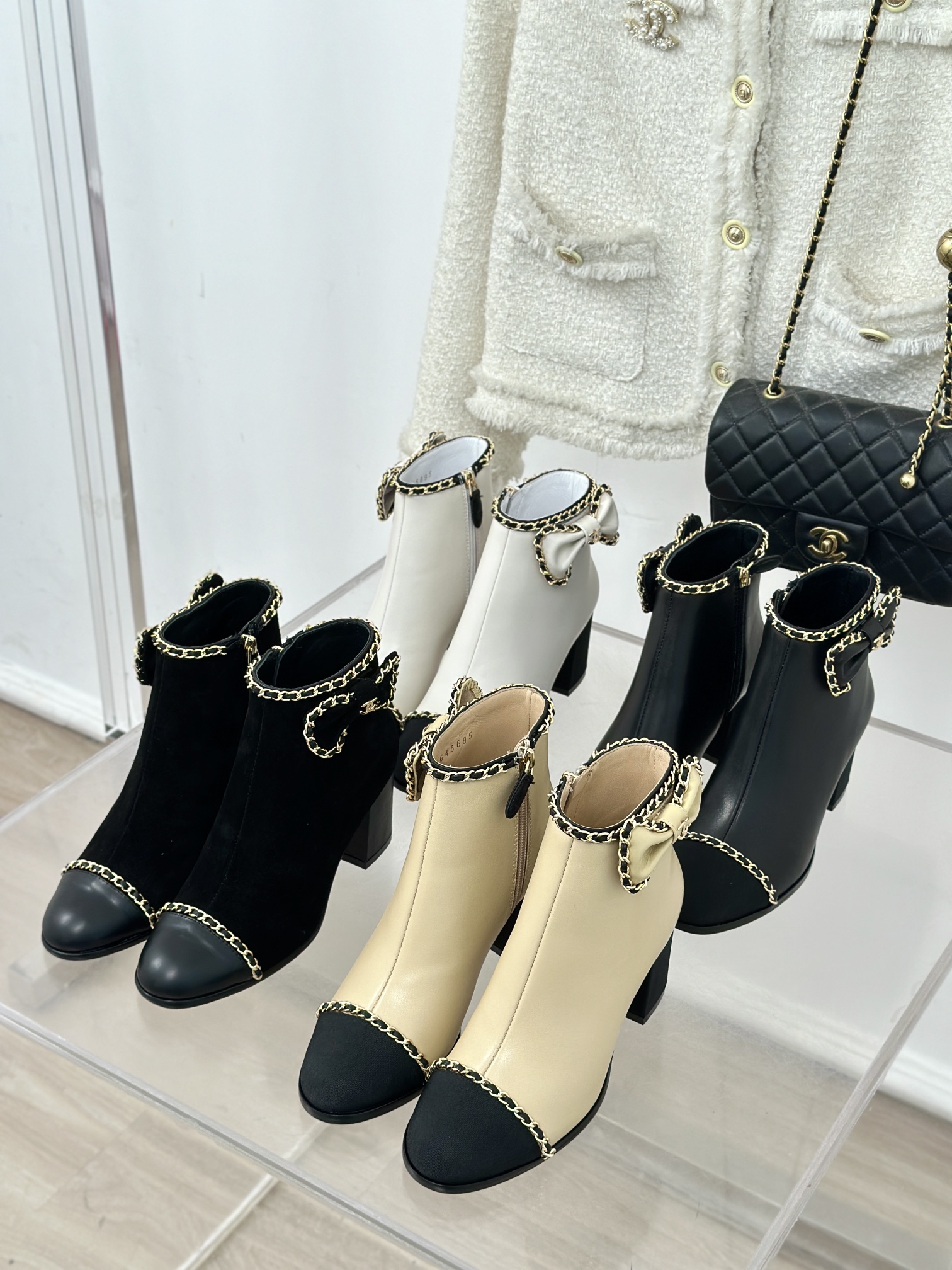 [TOP] CHANEL Chain Bow Block Heel Ankle Boots - 4 Color