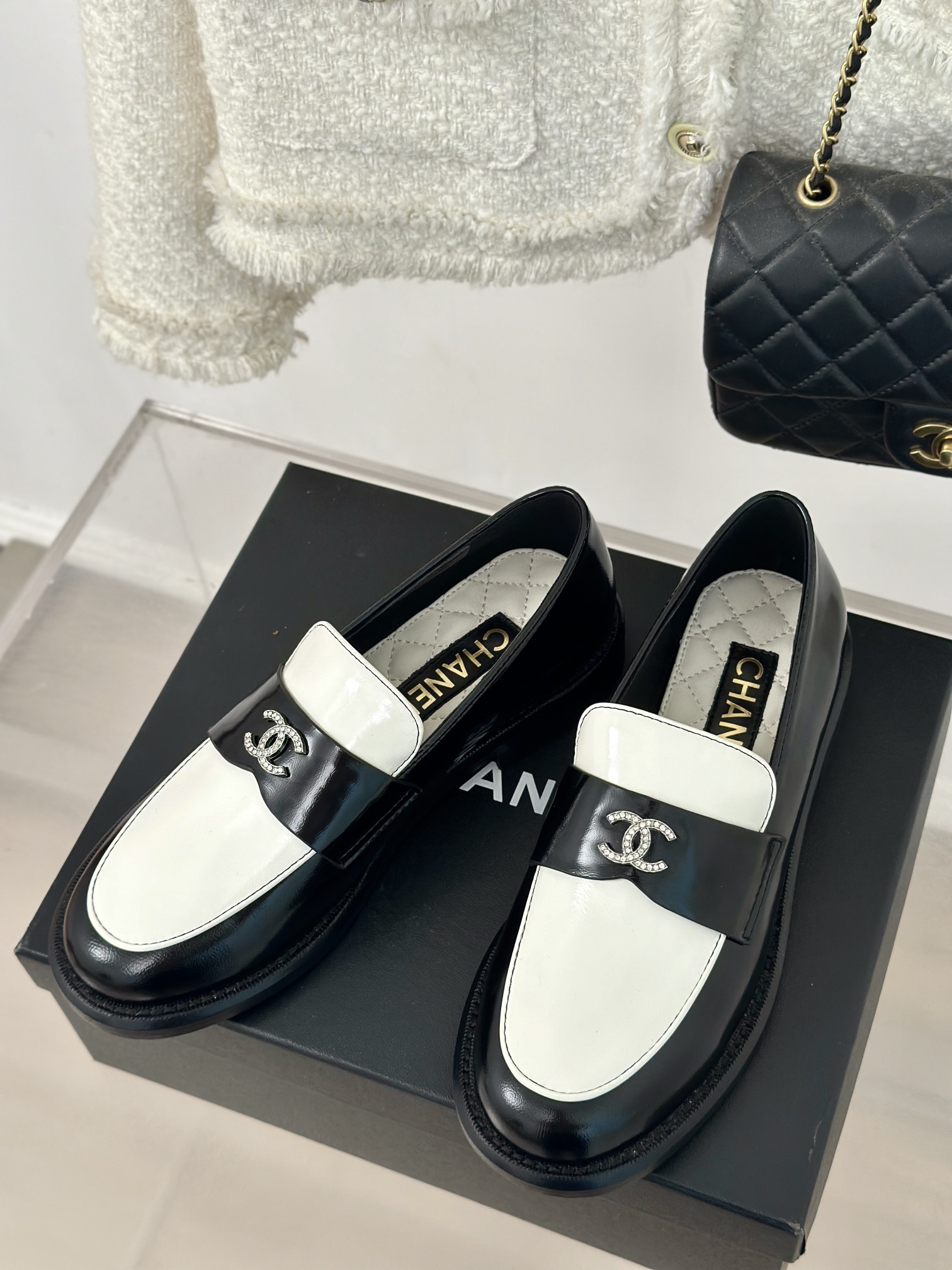 [TOP] CHANEL Color Matching Thick-soled Loafers with Silver CC Buckle  - 3 Color