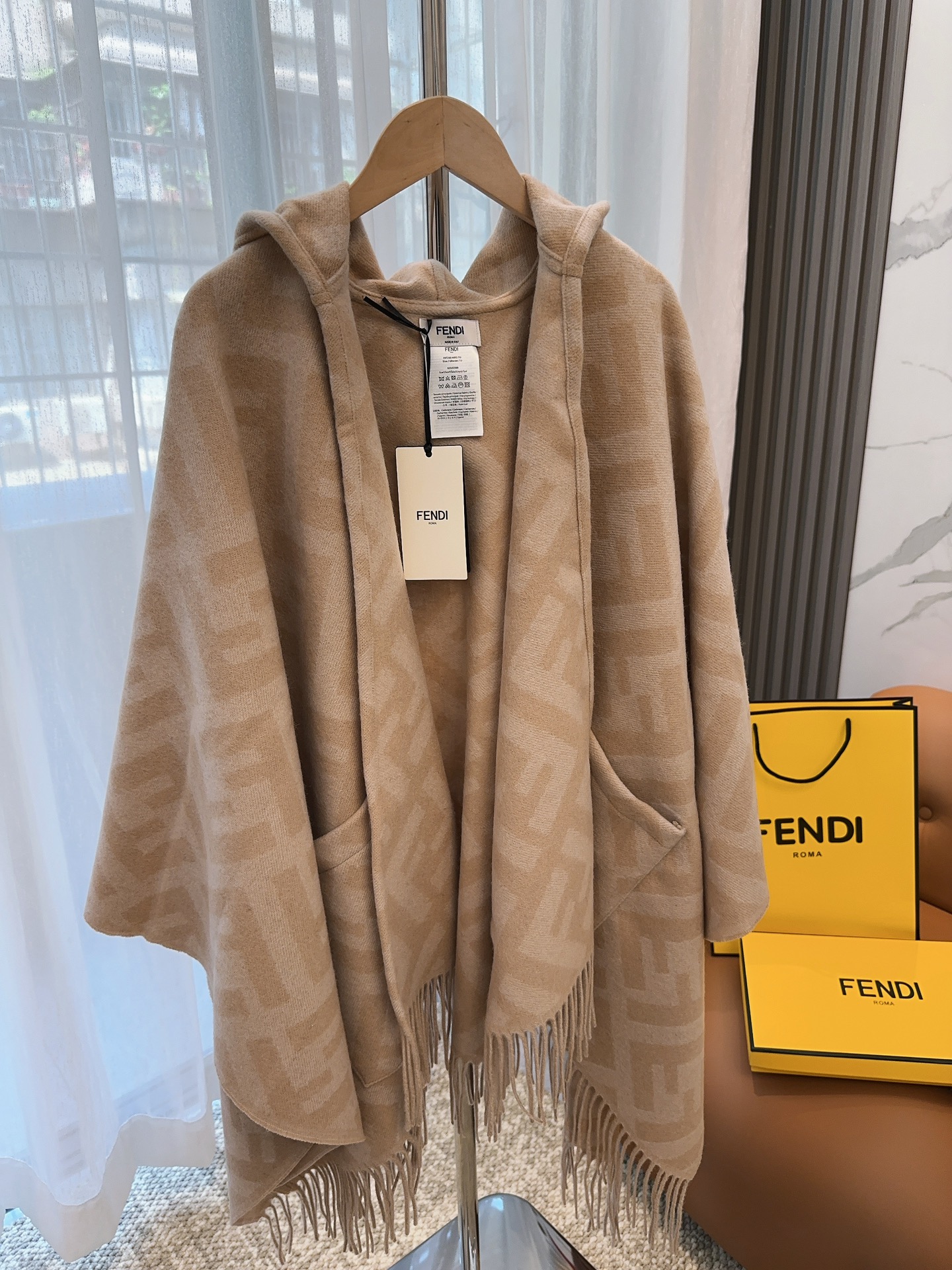 [TOP] FENDI FF Hooded Cape Shawl - Beige