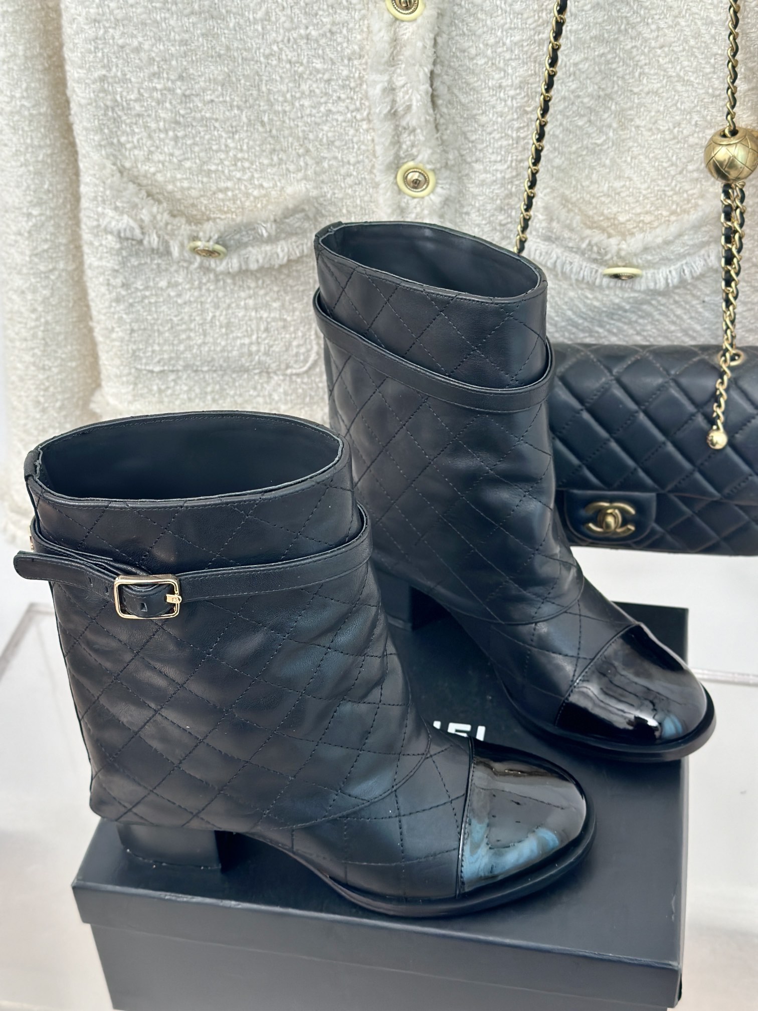 [TOP] CHANEL 6.5cm High Heel Plaid Block Heel Short Boots - Black & Beige