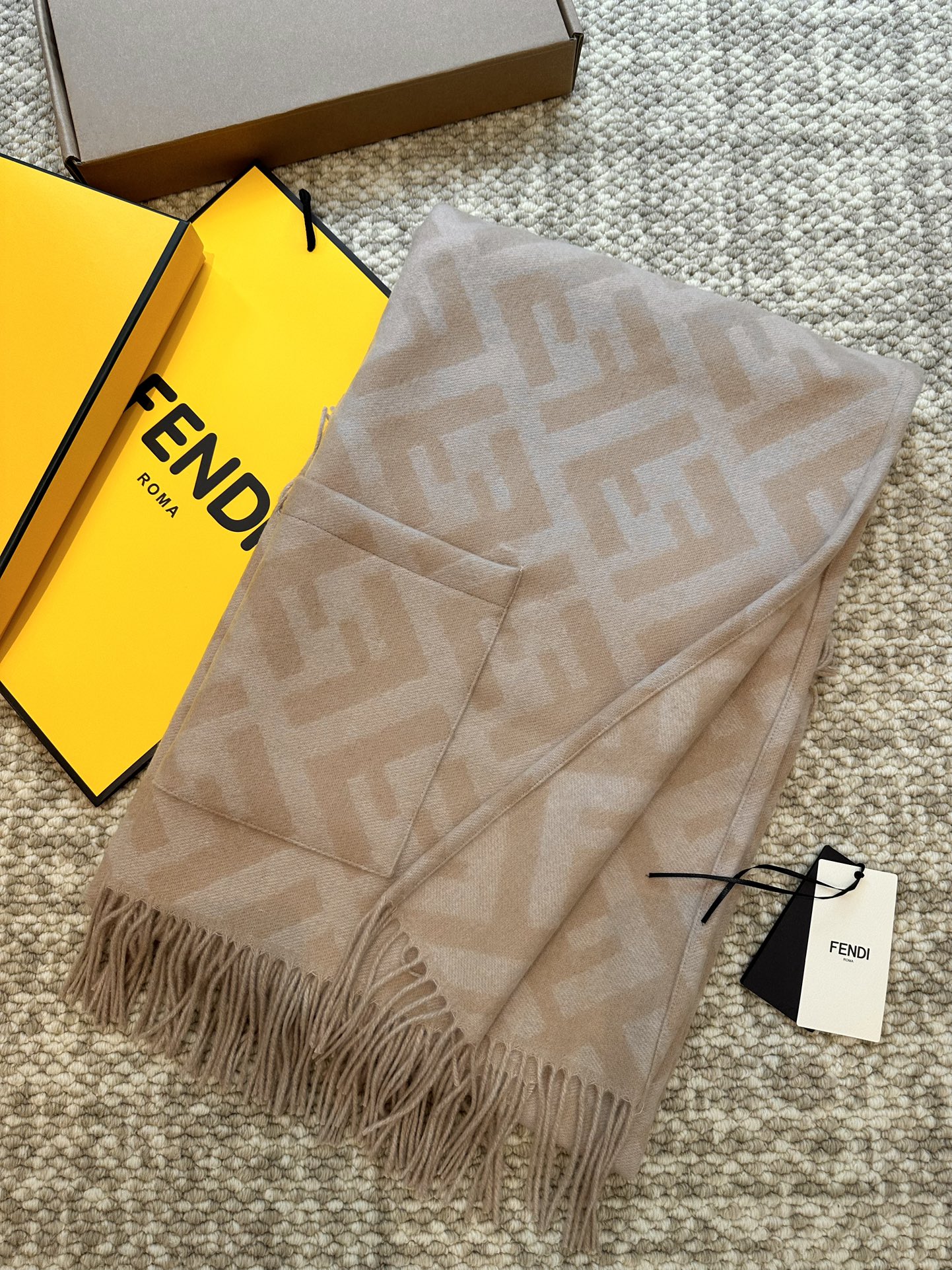 [TOP] FENDI FF Hooded Cape Shawl - Beige