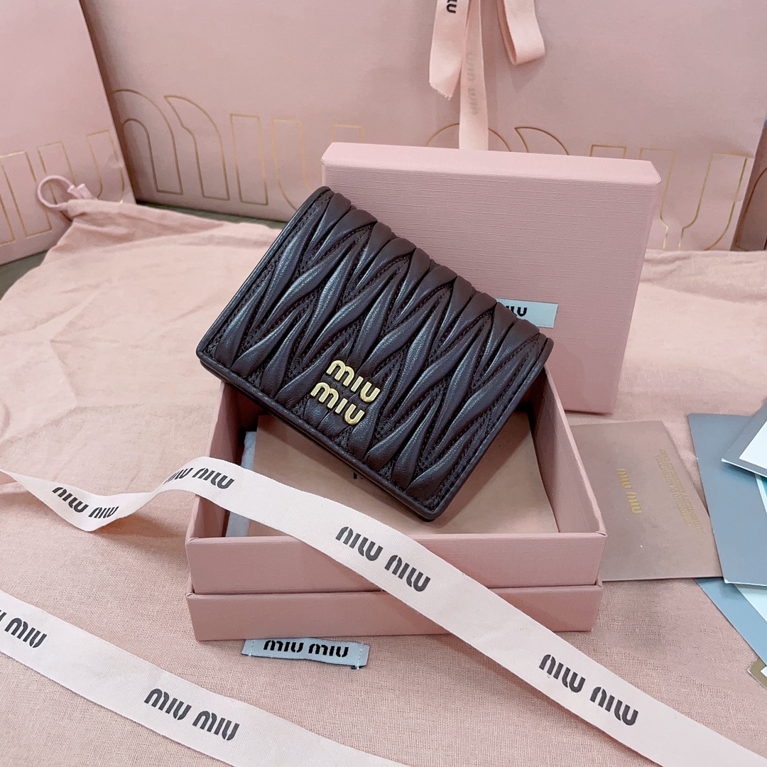 [TOP] Miu Miu Lambskin Matelasse Pocket Wallet 11.5x8cm - 2 Color