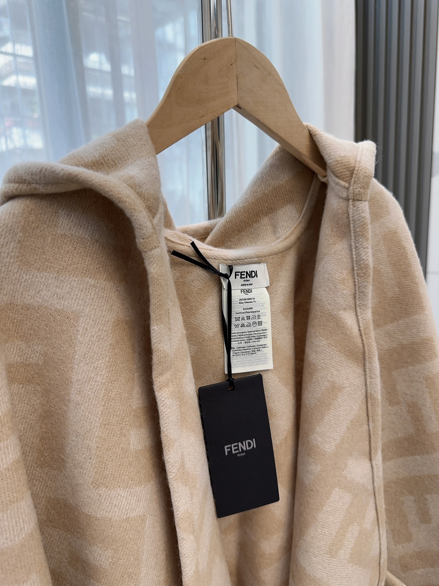 [TOP] FENDI FF Hooded Cape Shawl - Beige