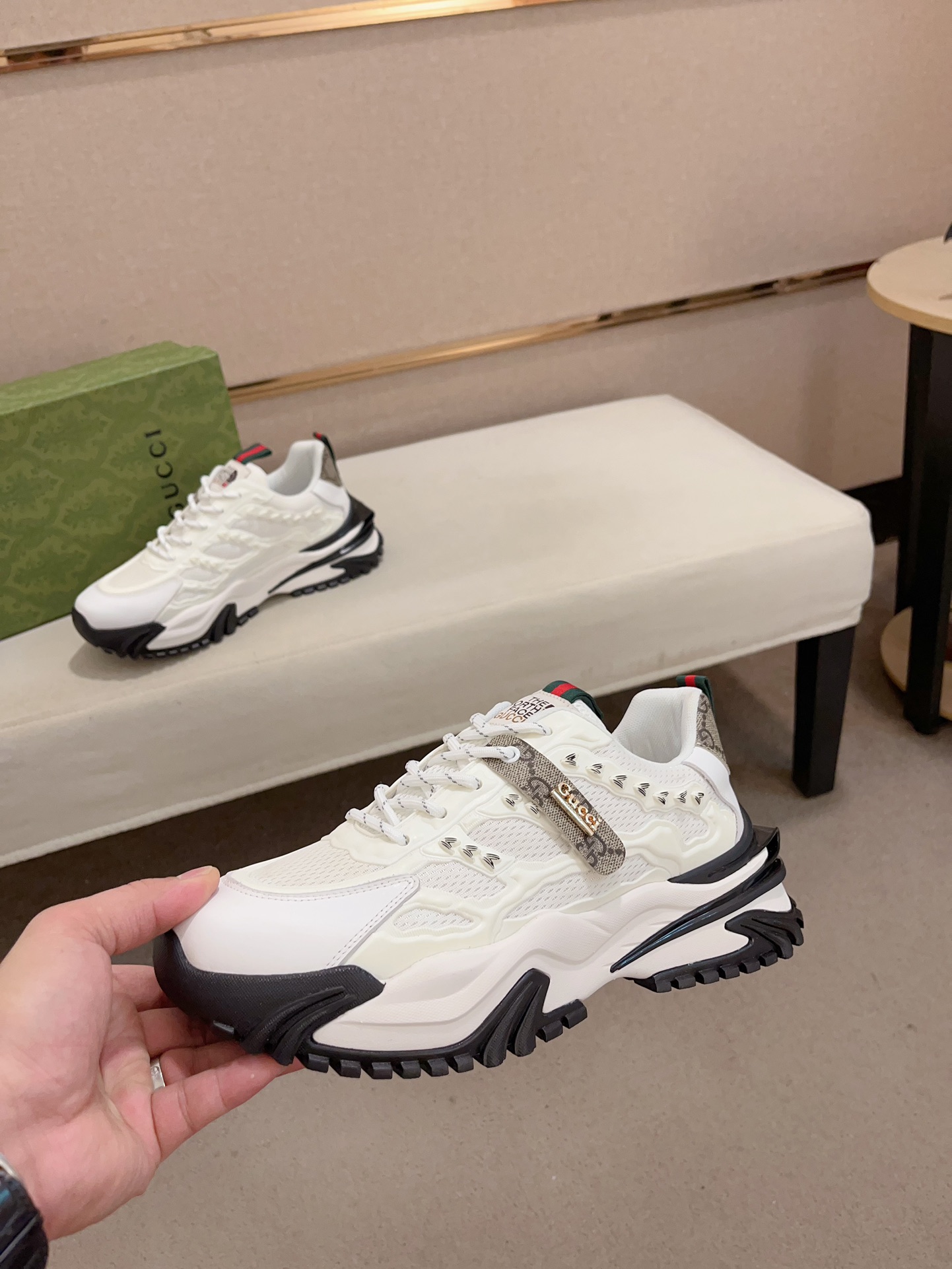 [TOP] GUCCI Men's  Casual Sports Shoes - 2 Colors