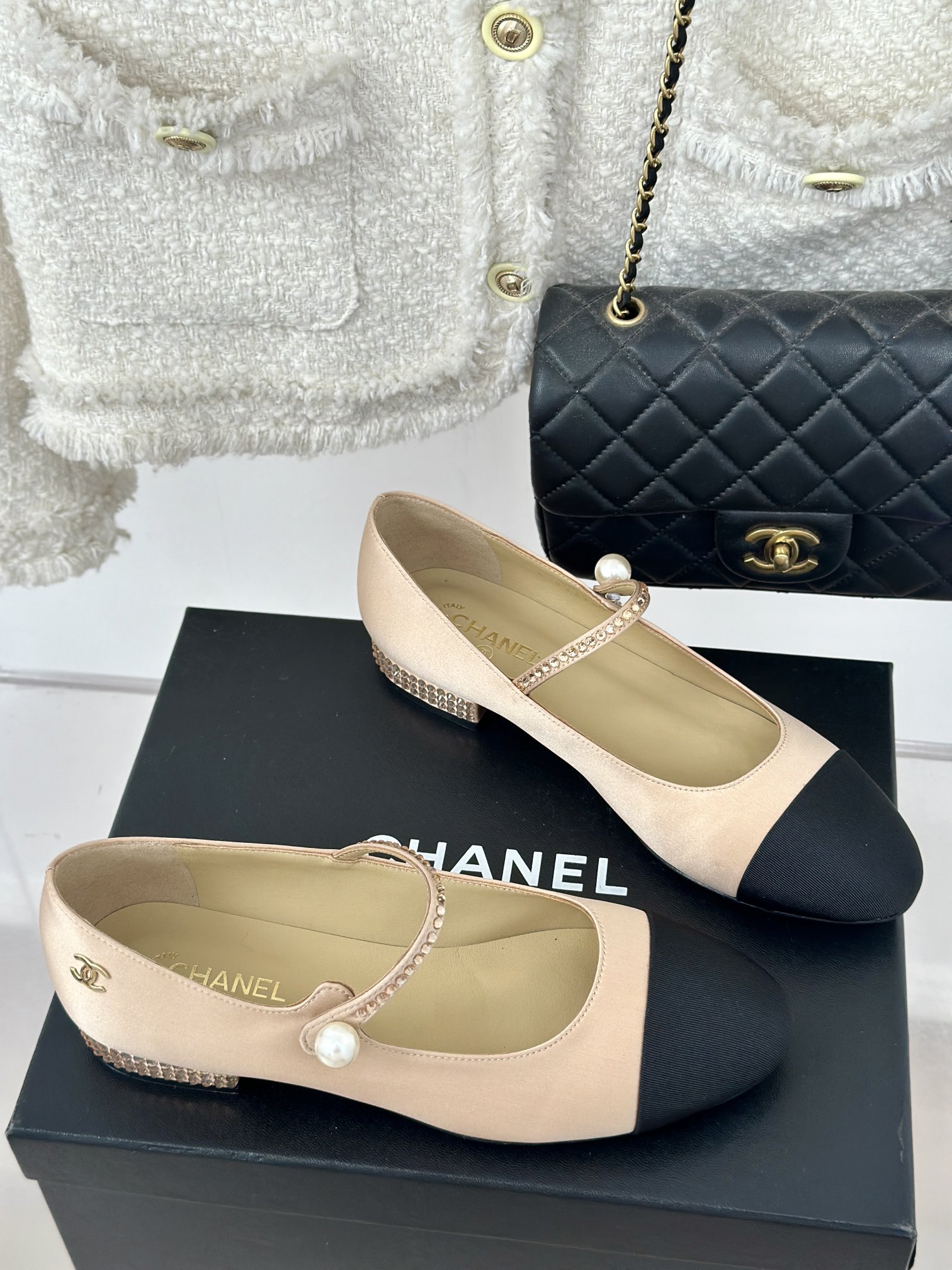 [TOP] CHANEL Mary Jane Shoes with Rhinestone & Pearls - 3 Color