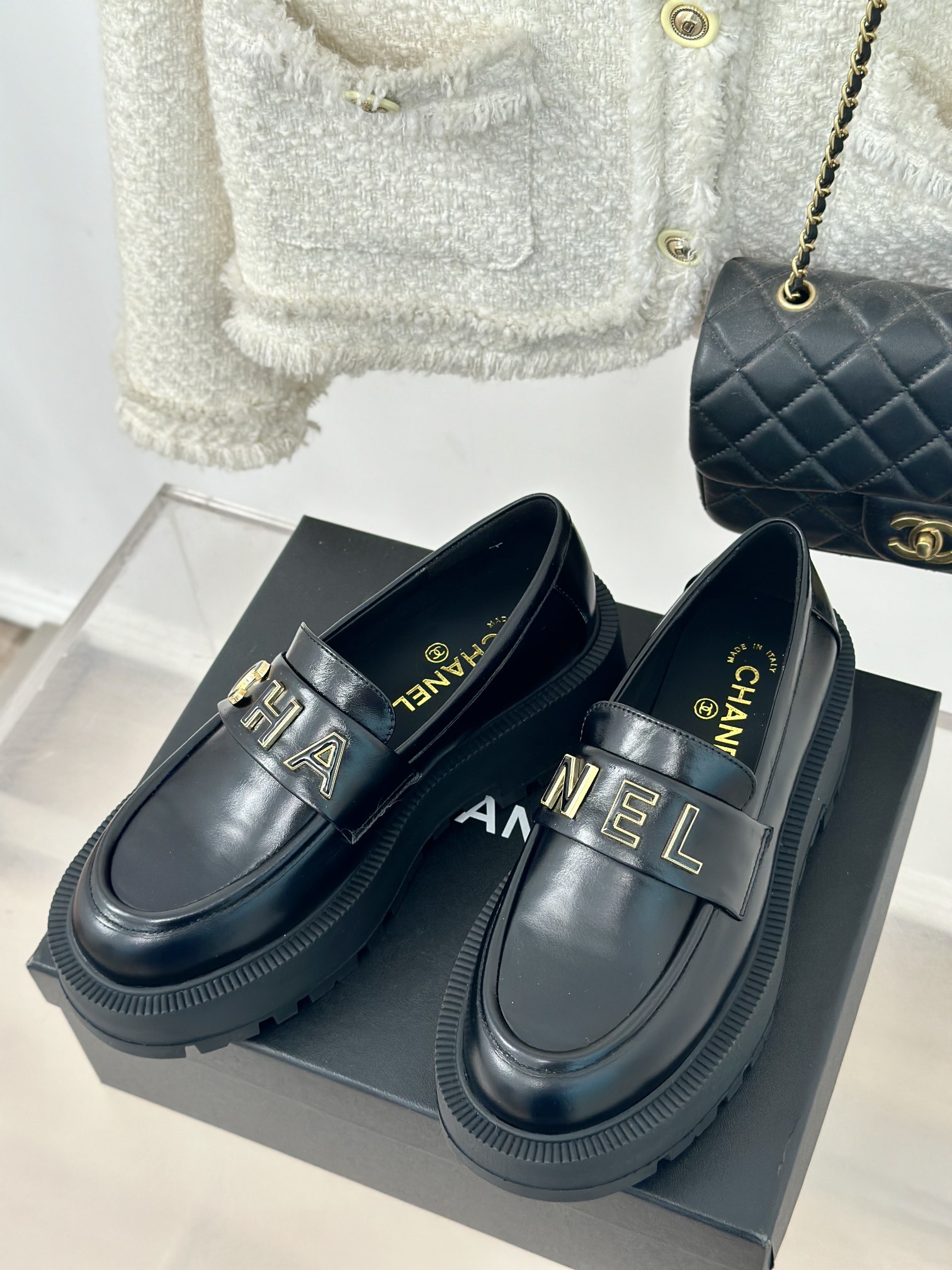 [TOP] CHANEL Double C Buckle Thick-soled Loafers - 3 Color