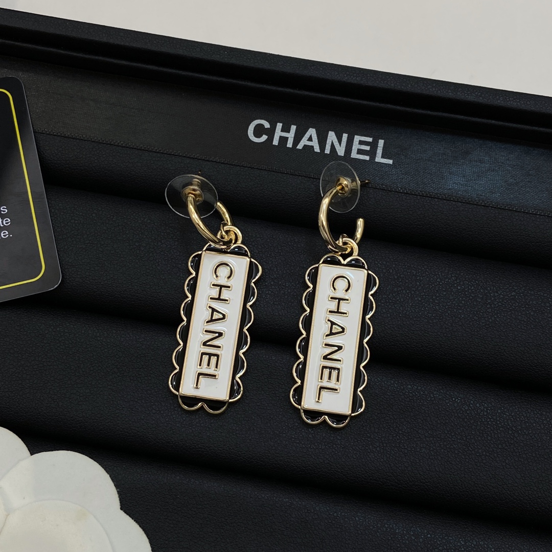 [TOP] CHANEL Necklaces + Earrings - Gold&White